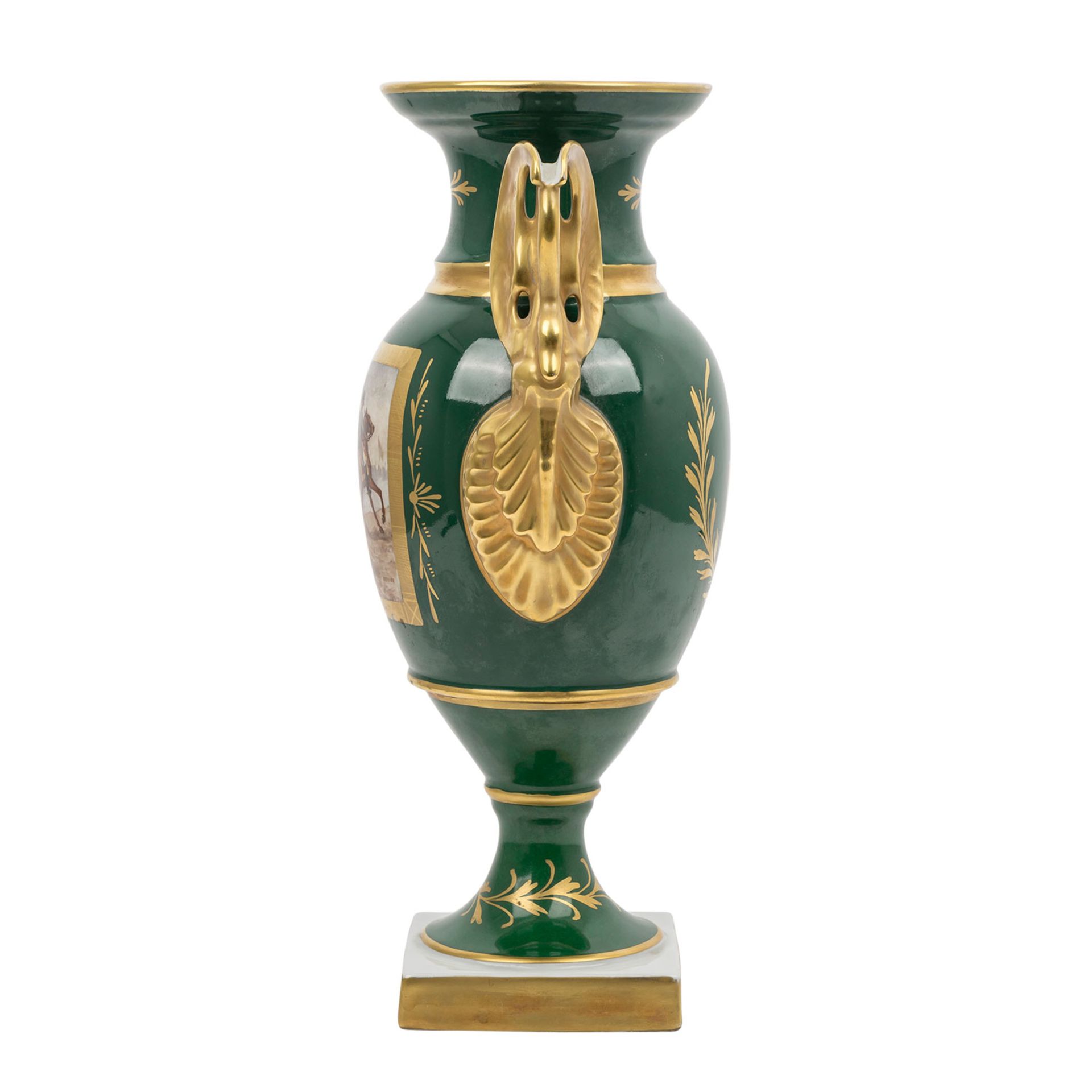 LIMOGES Henkelvase, 20. Jh..Vase im Empire-Stil, balusterförmige Vase auf quadratischem Stand mit - Bild 2 aus 5