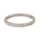 Memoirering mit 30 Brillanten, zus. ca. 1,5 ct,