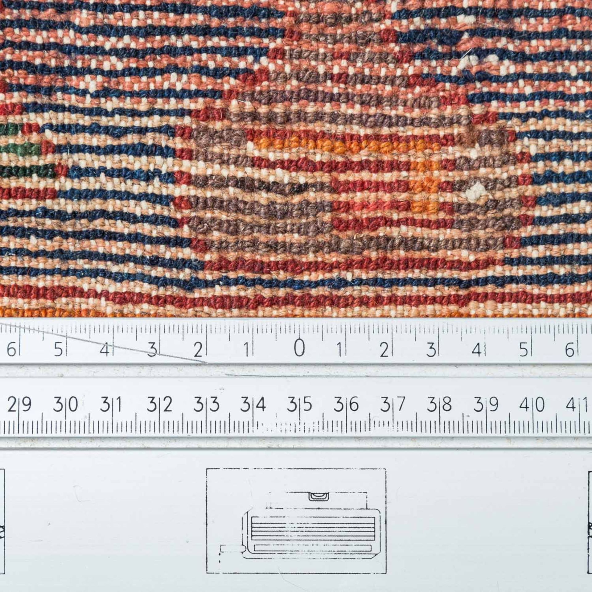 Orientteppich. BACHTIARI/PERSIEN, 1. Hälfte 20. Jh., 297x222 cm. - Bild 4 aus 4