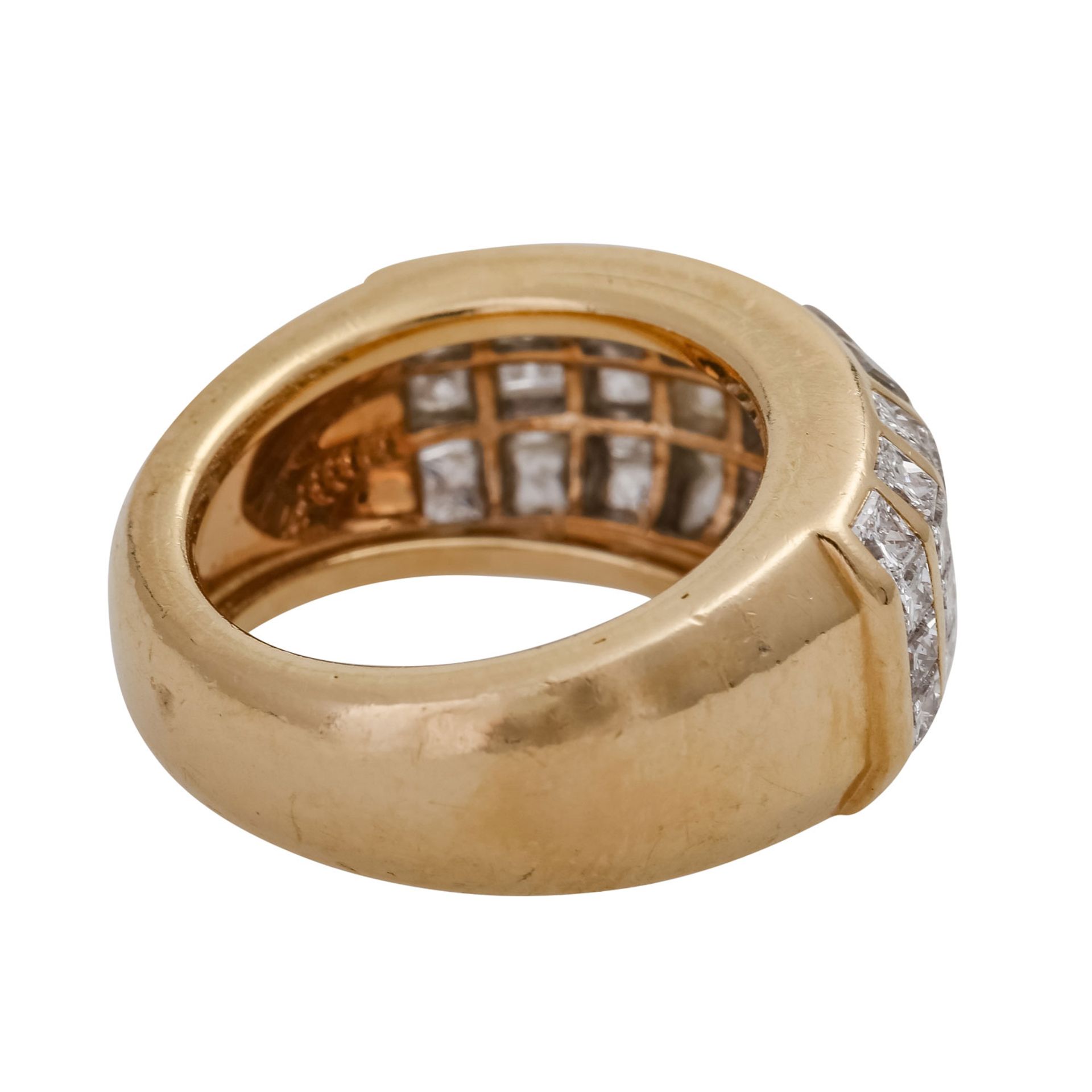 Ring mit 50 Prinzessdiamanten, zus. ca. 2,5 ct,LGW (I-J)/VS-SI, GG 18K, RW 47, 2. H. 20. Jh., - Bild 3 aus 5