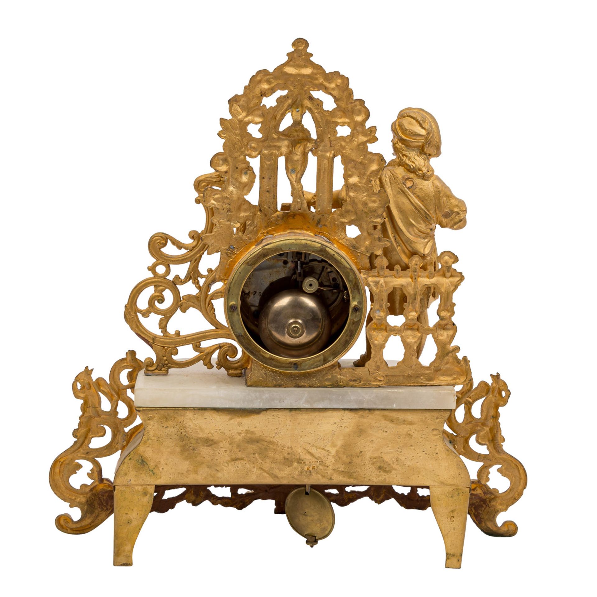 FIGURENPENDULEFrankreich, 2. H. 19. Jahrhundert, Metallguss vergoldet, reich verzierter Sockel mit - Bild 4 aus 5