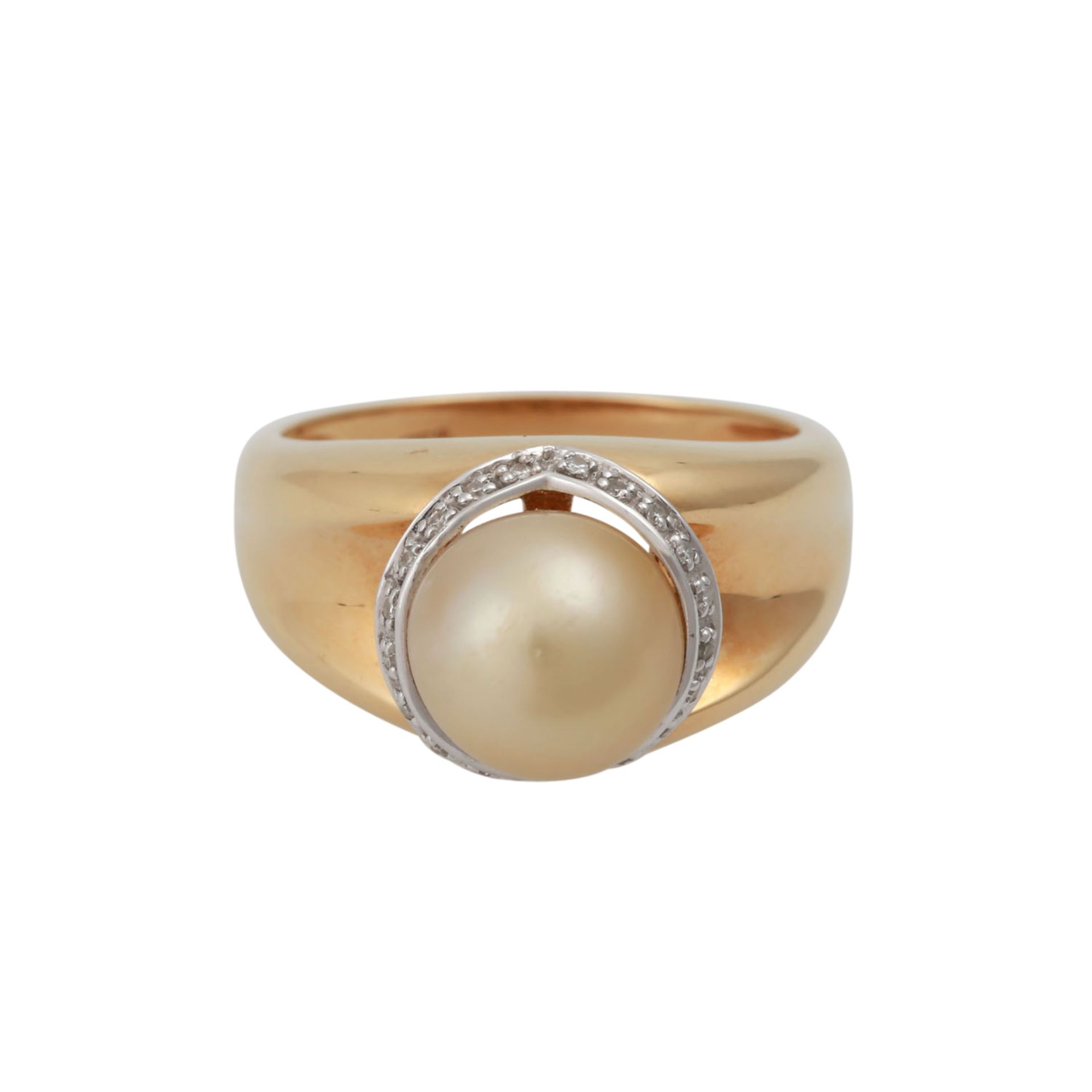 Ring mit goldfarbener Zuchtperlevon ca. 9,7 mm, kleine Diamanten, GG 18K, RW: 61, 20./21. Jh.,