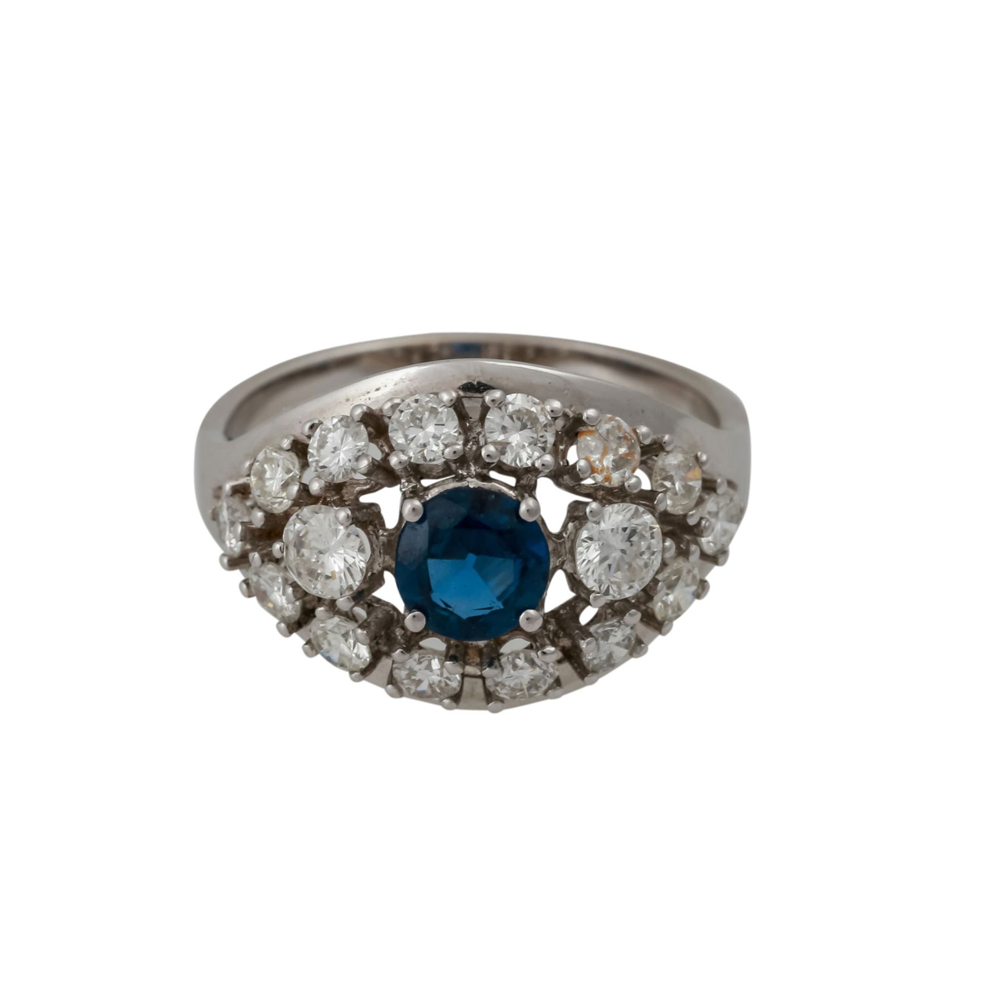 Ring mit Saphir von ca. 0,6 ct und Brillanten von zus. ca. 1 ct, ca. WEISS-GW (H-L)/VS-P1, WG 14K, - Bild 2 aus 4