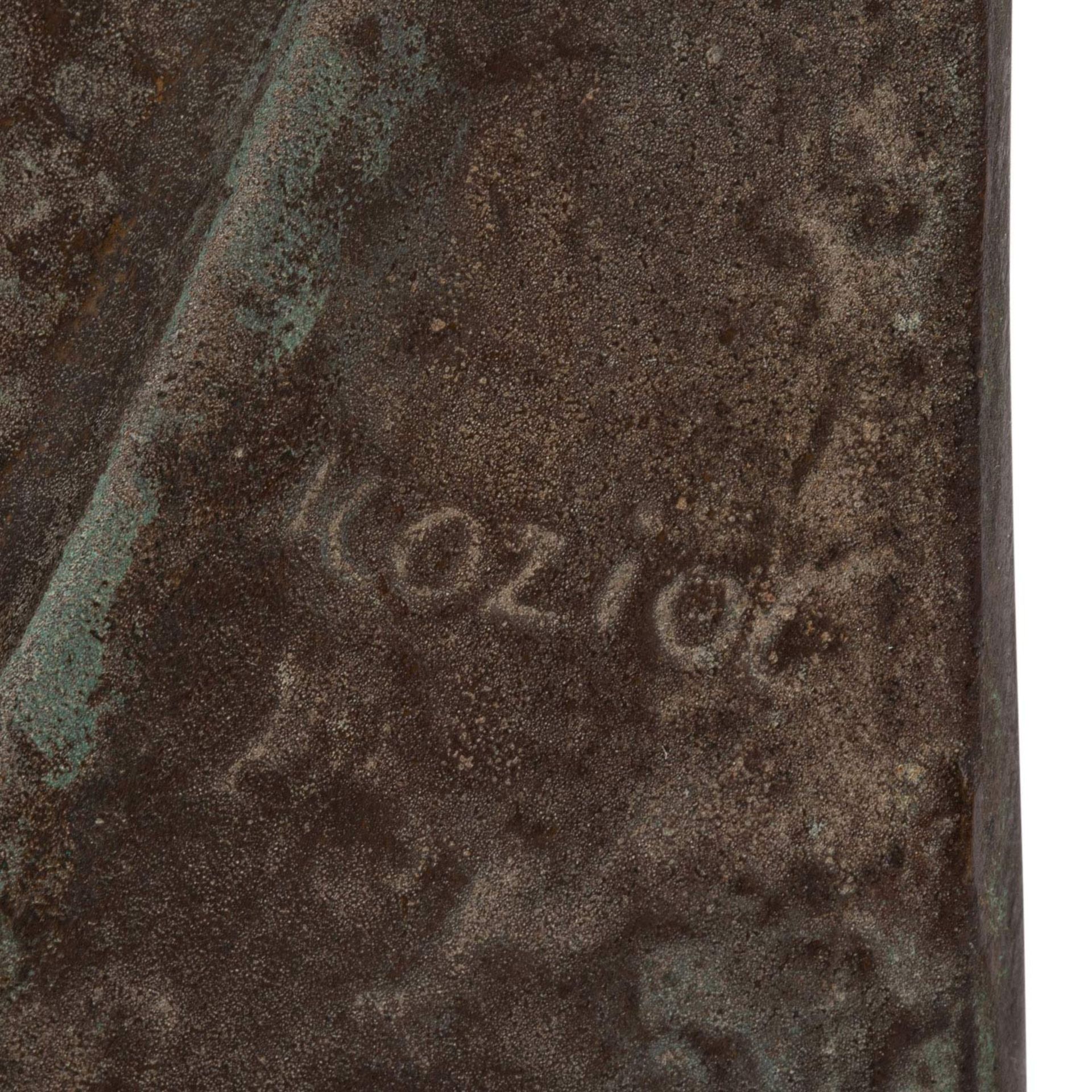 KOZIOL, HERMANN (1926-2011) “Hahn”, Bronzerelief, frontseitig signiert „KOZIOL“. HxB: 12/29 cm. - Bild 2 aus 3