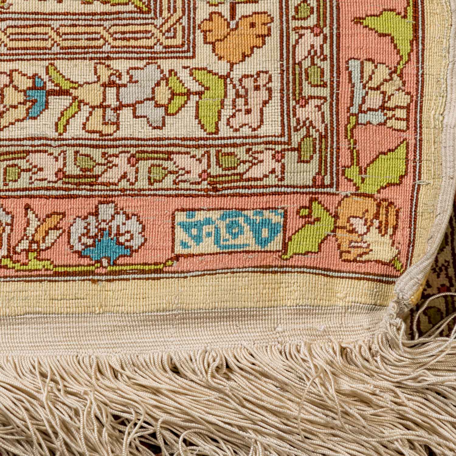 Orientteppich aus Seide. HEREKE, 20. Jh., 146x99 cm. Das beigefarbene Mihrab zeigt ein - Bild 5 aus 5