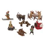 Konvolut 8 Miniaturfiguren, u.a. Wiener Bronzen, 20. Jhd.: '2 kartenspielende Schweine' (H. ca.