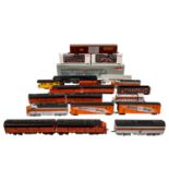 MÄRKLIN/ATLAS u.a. Konvolut Dieselloks und Güterwagen, "Western Pacific", Spur H0, bestehend aus