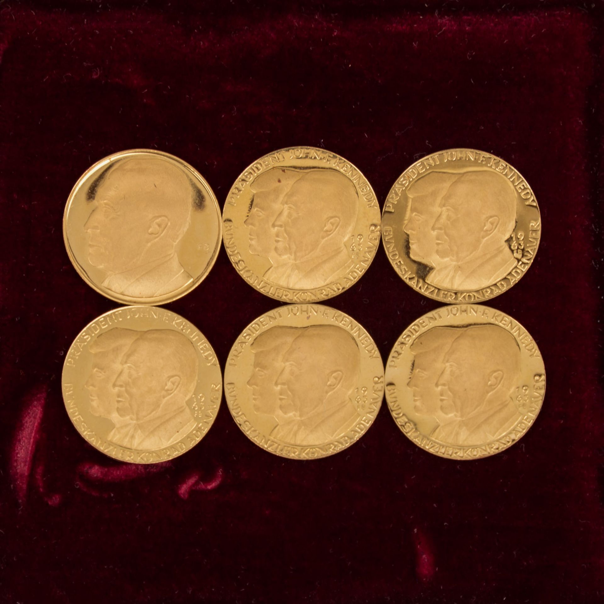 Konvolut aus 6 goldenen Medaillen und 1 Siegelanhänger in Gold - - Image 2 of 3