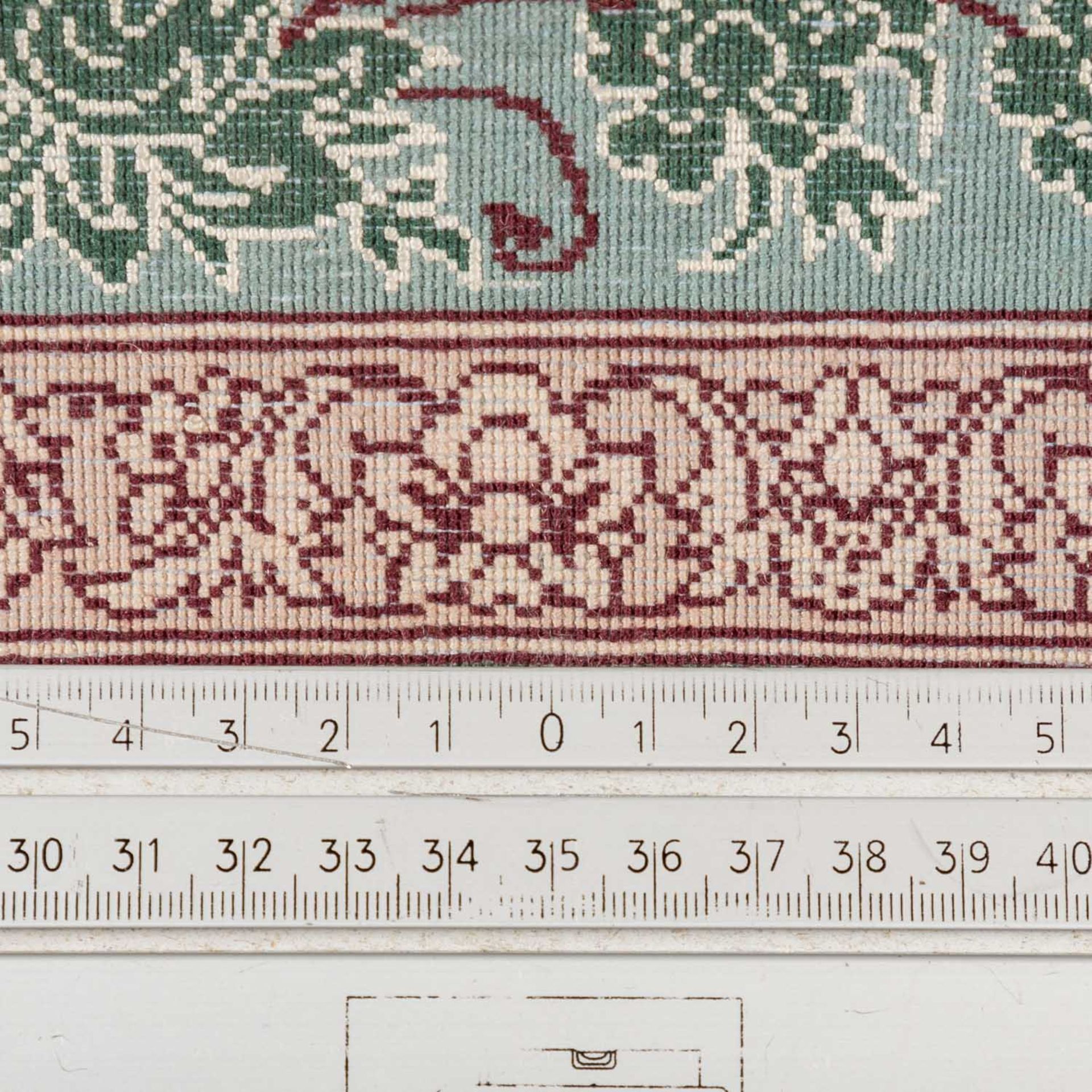 Serie von fünf feinen Orientteppichen mit Seide. IRAN, 20. Jh., je ca. 120x80 cm. - Bild 5 aus 16