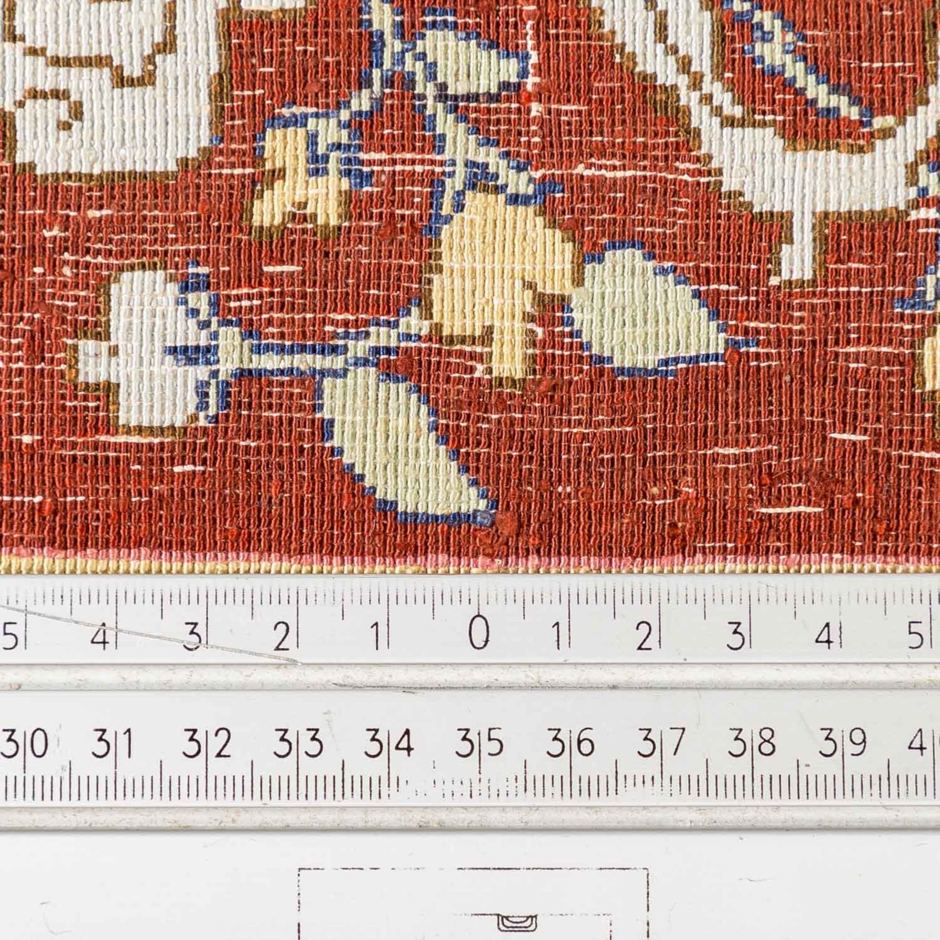 Orientteppich aus Seide. 20. Jh., 146x94 cm. - Image 5 of 5