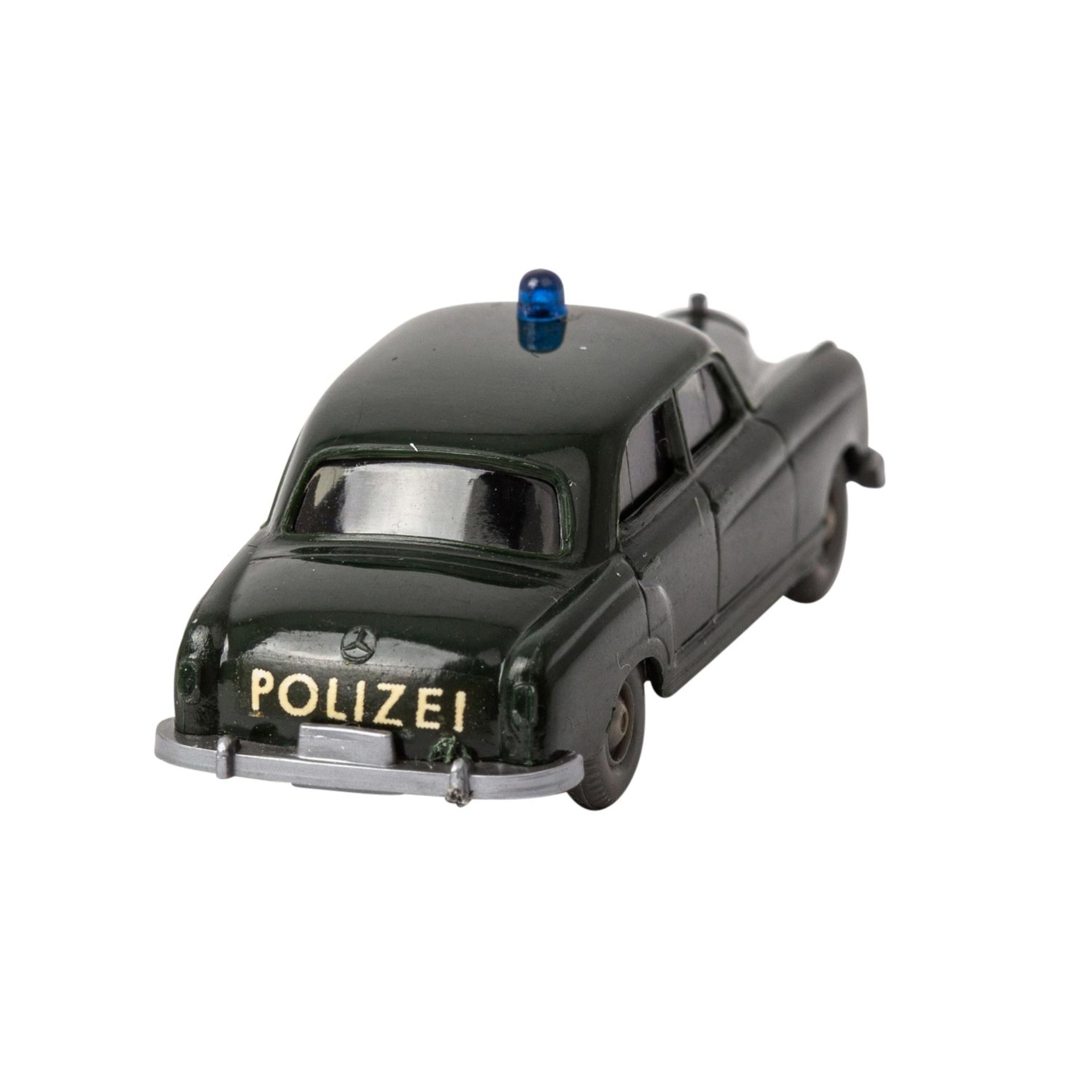 WIKING Mercedes Benz 180 Polizeiwagen, 1967/68,tannengrüne Karosserie, ungewöhnliche - Bild 3 aus 5