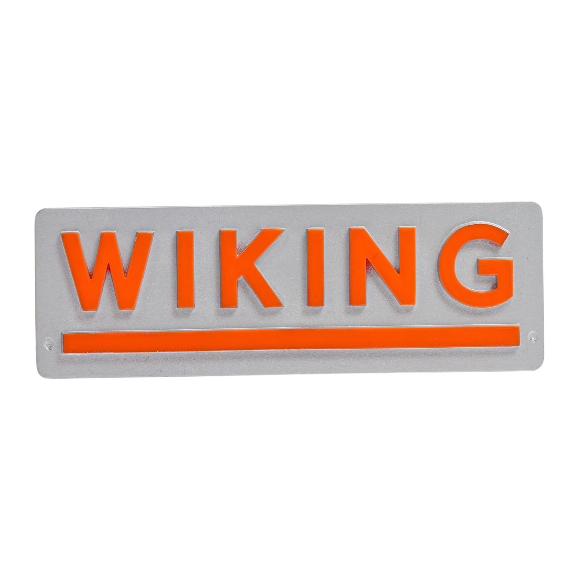 WIKING Kunststoffschild, 1963-1968,orangefarbene Letter auf silberfarbenem Grund, L 10,