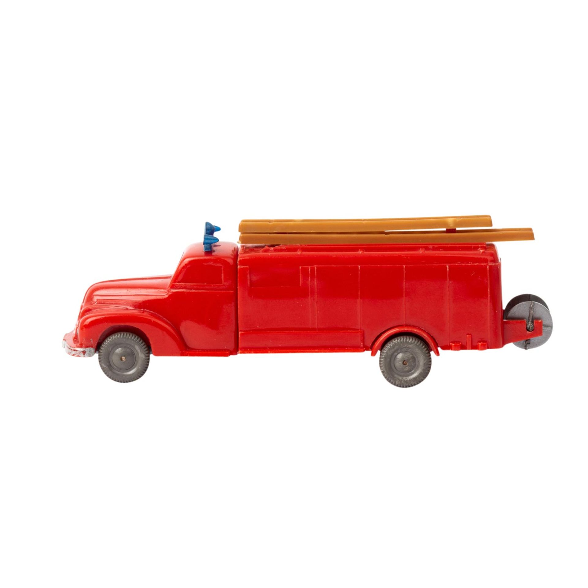 WIKING Ford Feuerwehr-Spritzenwagen, 1955/58,unverglaster Rollachser, blaßroter Aufba - Image 2 of 5