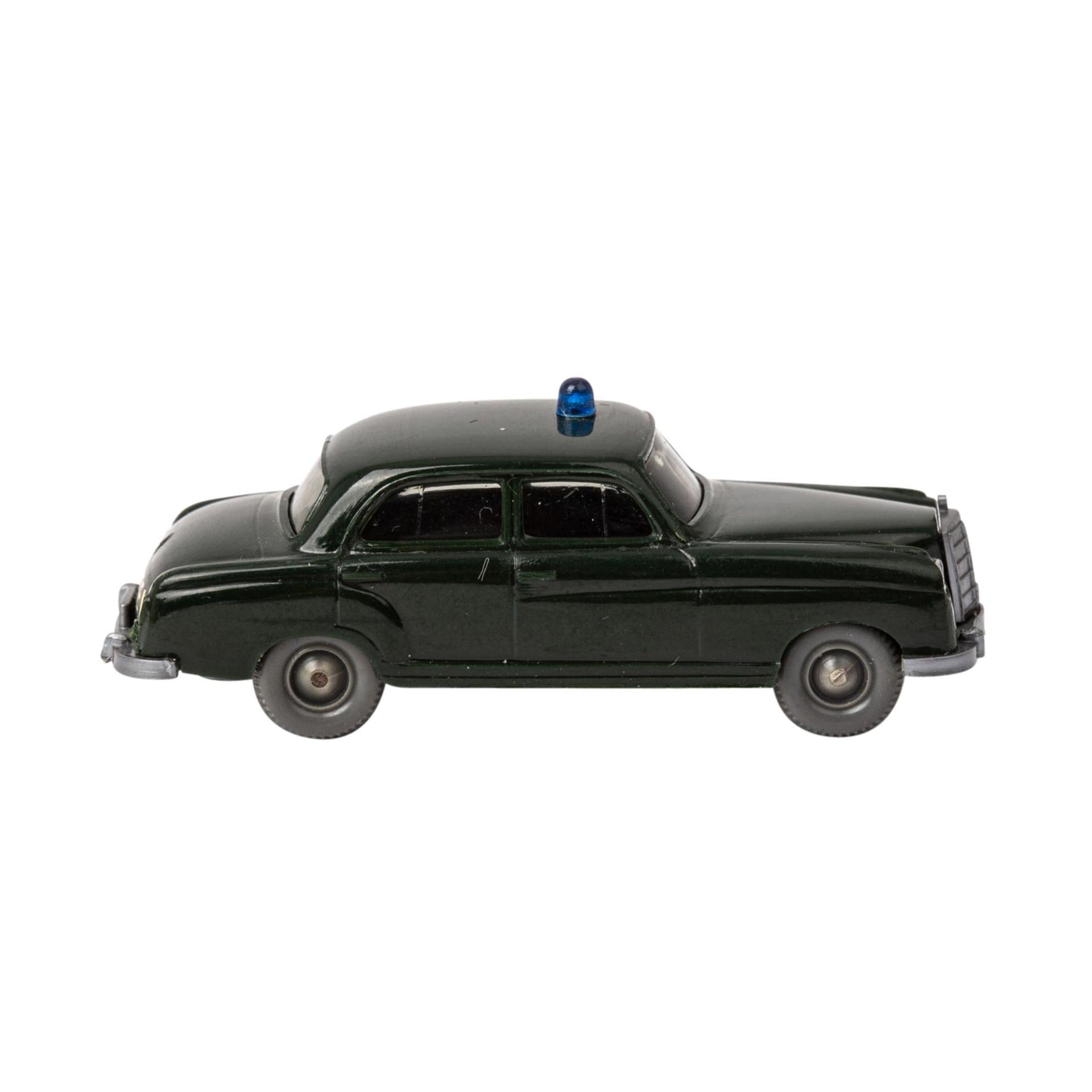 WIKING Mercedes Benz 180 Polizeiwagen, 1967/68,tannengrüne Karosserie, ungewöhnliche - Image 4 of 5