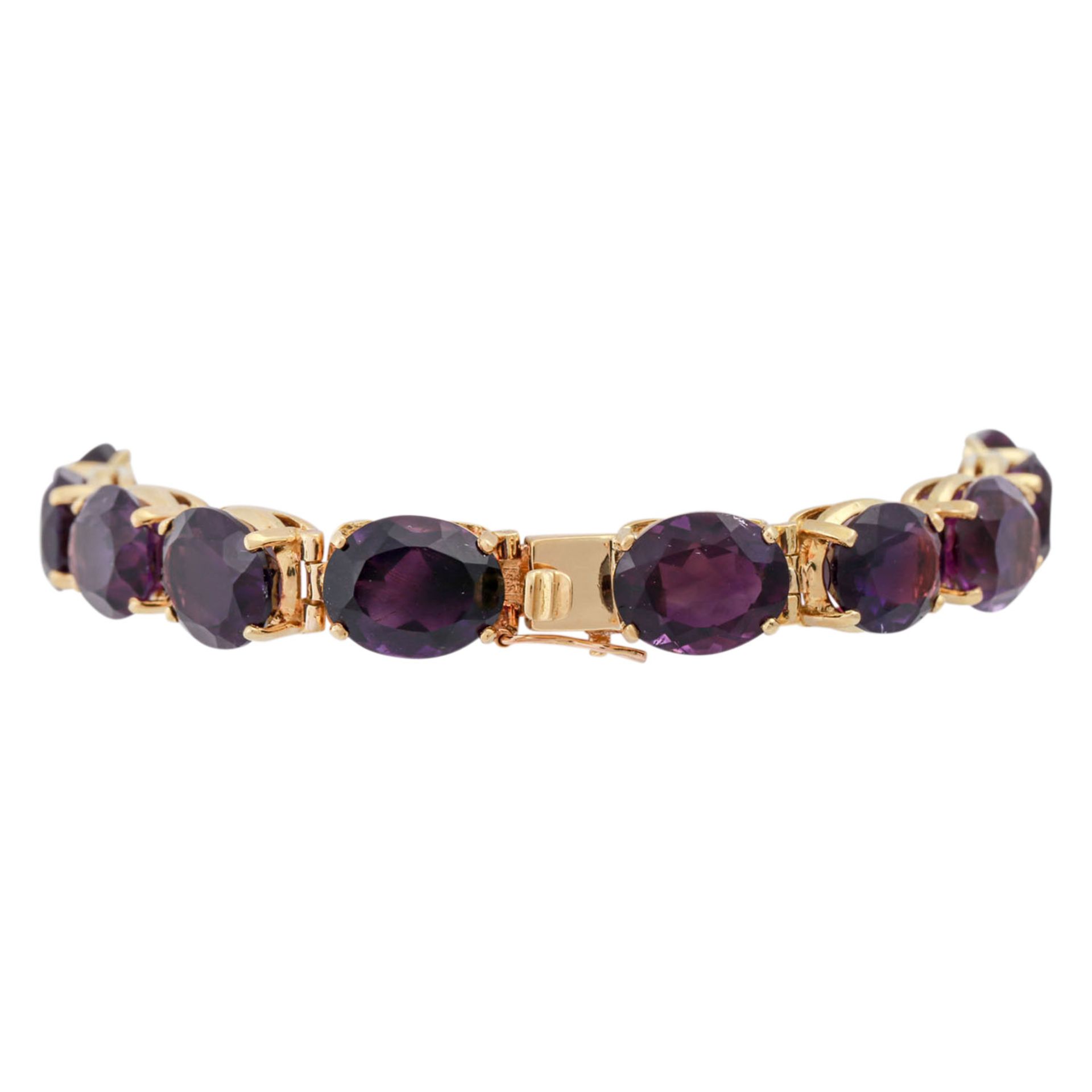 Armband mit Amethystenvon zus. ca. 36 ct, GG 14K, 27,1 gr, L: ca. 18,5 cm, 2. Hälfte - Bild 2 aus 5