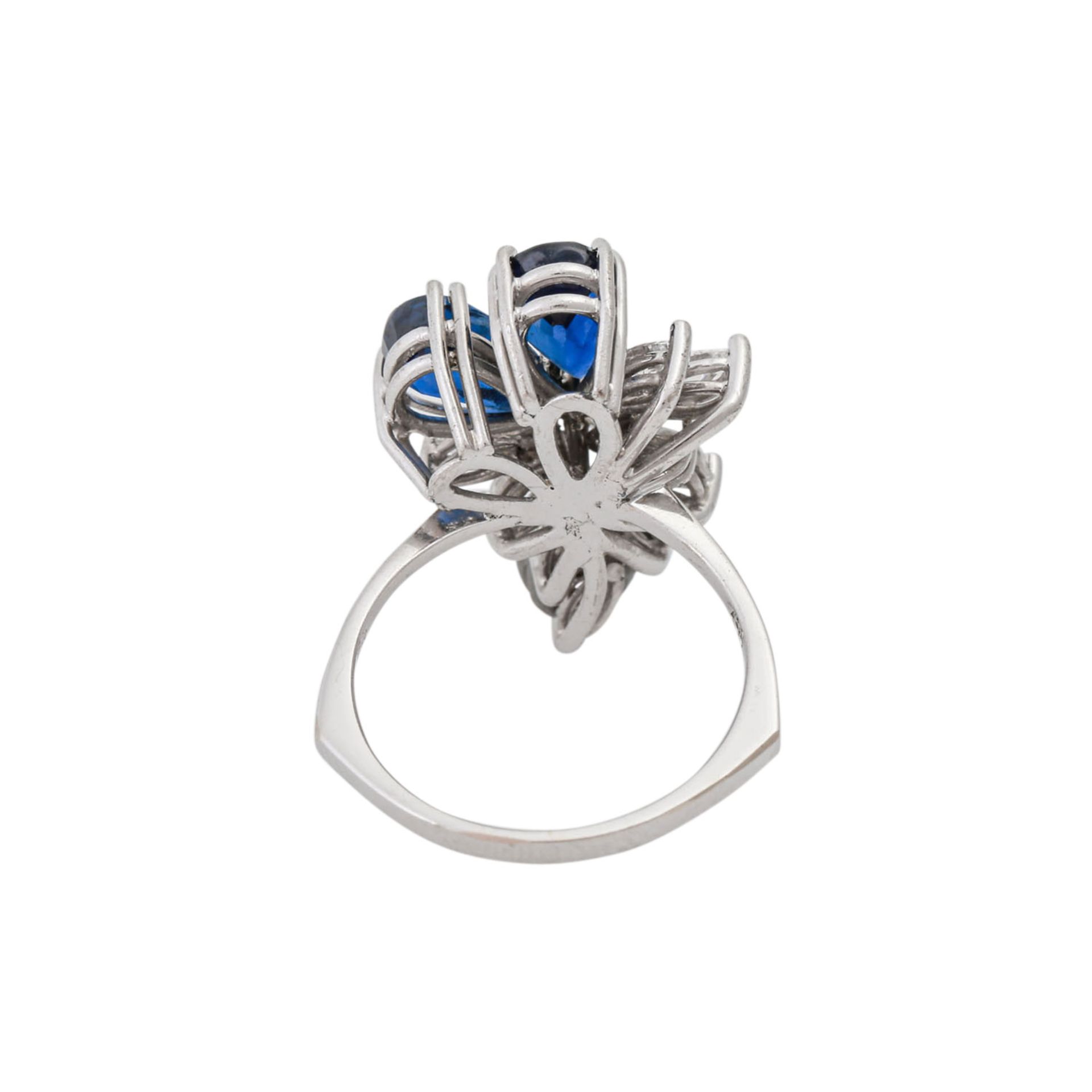 Ring mit Saphiren und Brillantenvon zus. ca. 0,9 ct, ca. LGW (J)/VS-SI, Saphire zus. c - Bild 4 aus 4