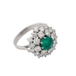 Ring mit Smaragd und Brillanten zus. ca. 1,6 ct,gute Farbe u. Reinheit, Smaragd ca. 1