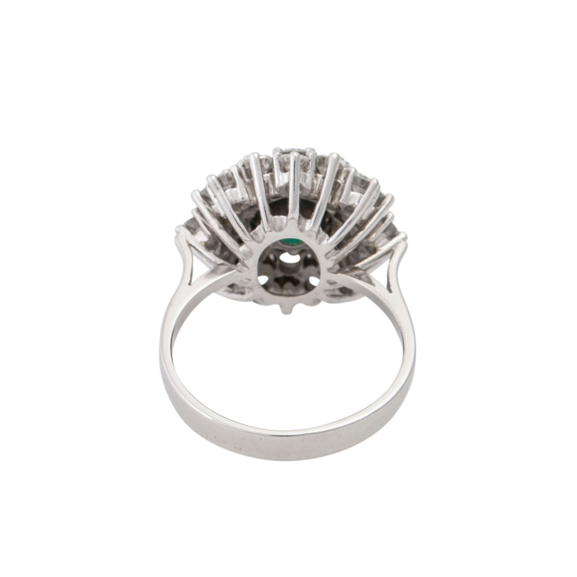 Ring mit Smaragd und Brillanten zus. ca. 1,6 ct,gute Farbe u. Reinheit, Smaragd ca. 1 - Bild 4 aus 5