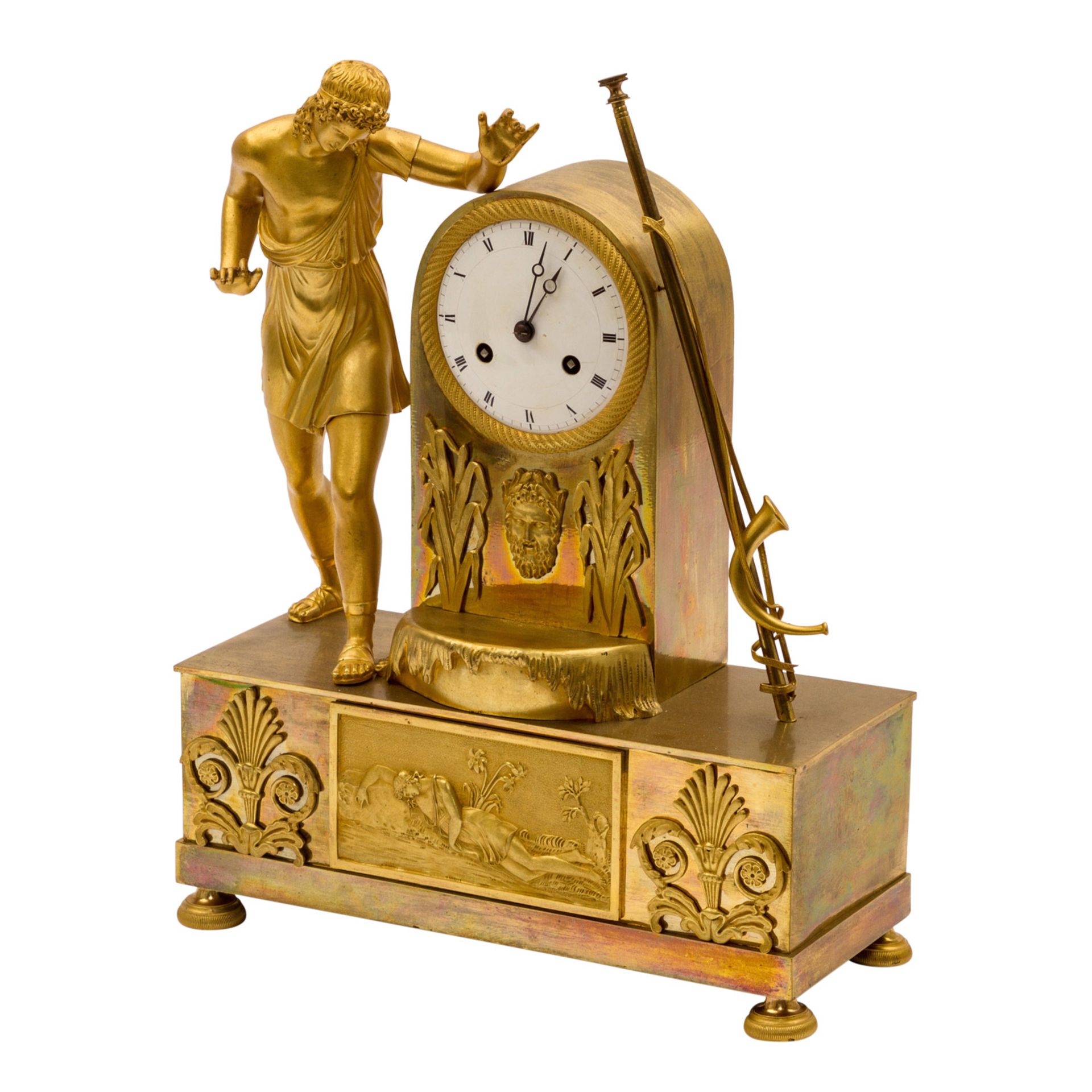 SELTENE EMPIRE-PENDULE, Frankreich, um 1830Feuervergoldete Bronze, weiß emailliertes