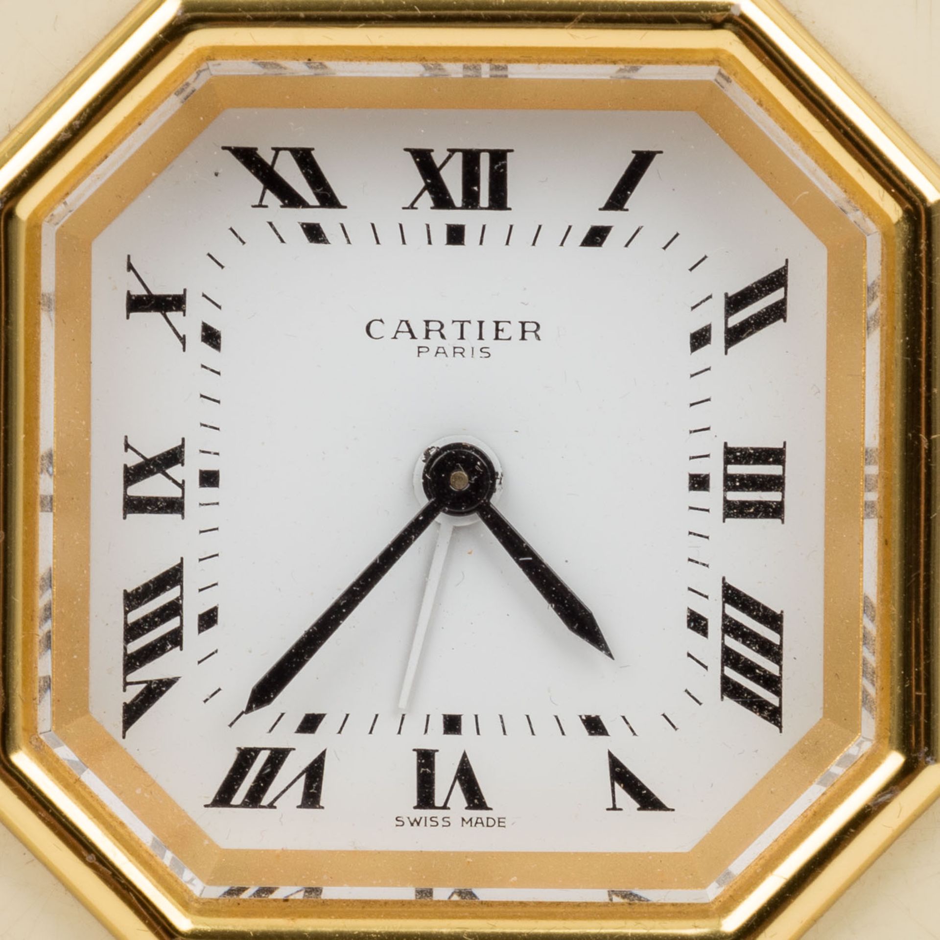 CARTIER "Reisewecker"Paris, 70er/80er Jahre, Gehäuse aus Messing und Chinalack, Ziffe - Image 6 of 6