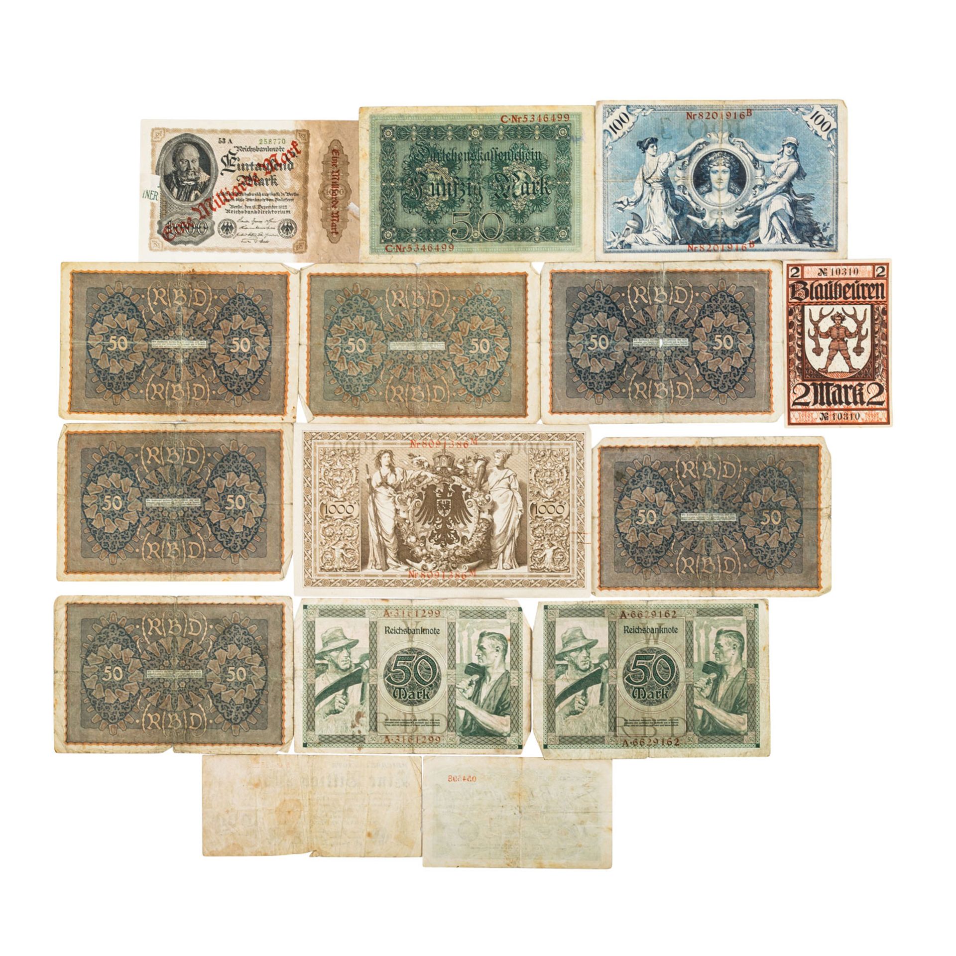 Bündel Banknoten, darunter die gesuchten und besseren Reichsbanknoten< - Bild 2 aus 2