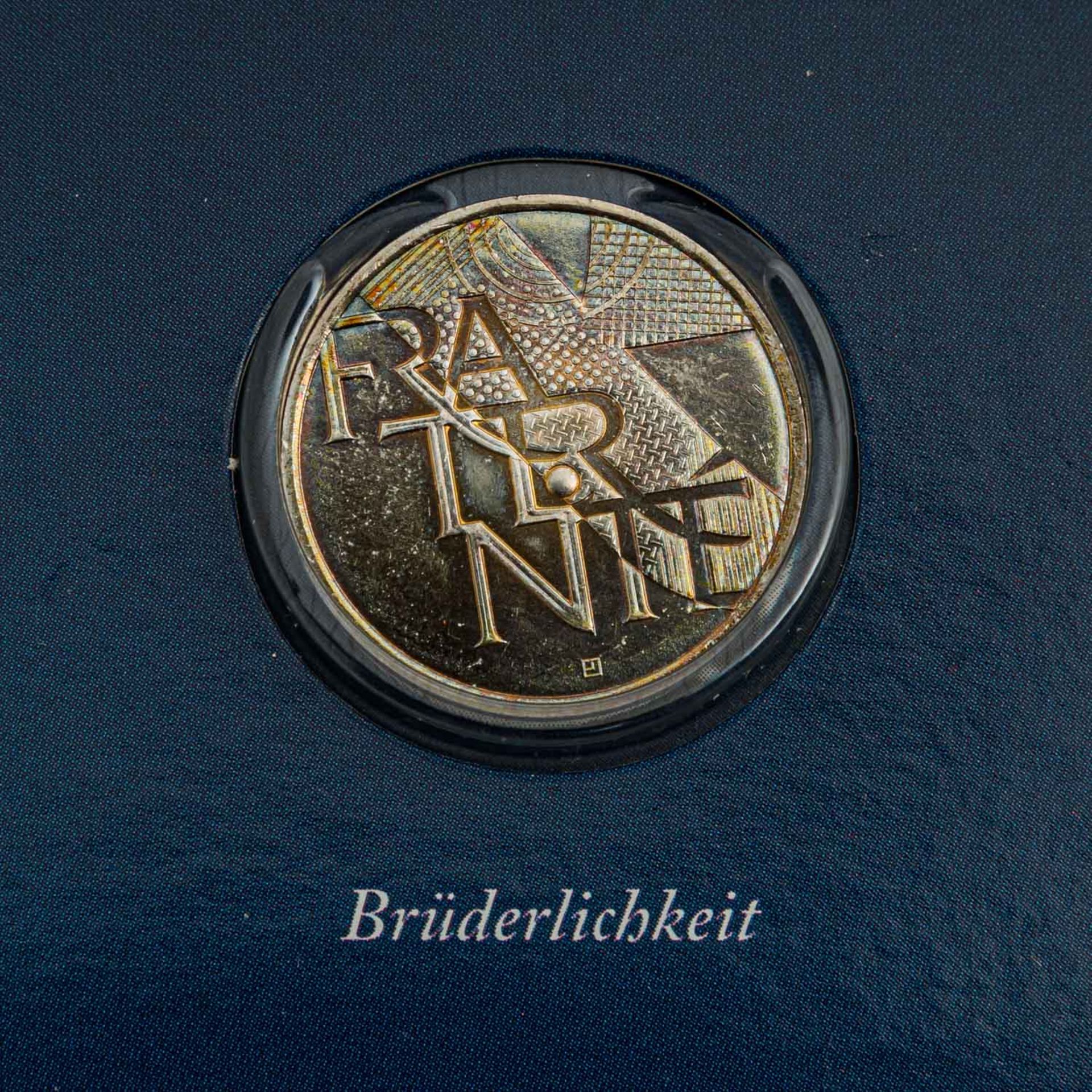 Frankreich 2013, 3 x 5 Euro + 3 x 25 Euro, dazu Goldmedaille - Bild 6 aus 9