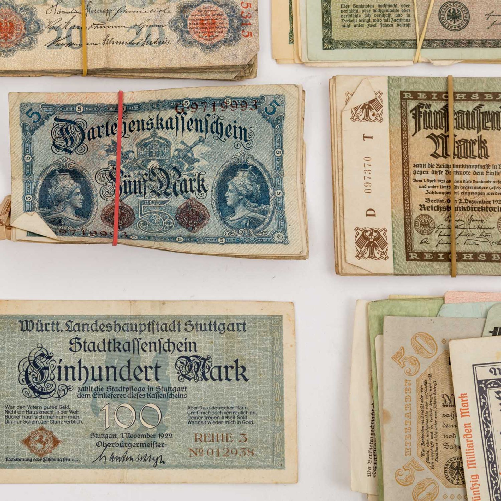 Mehrere Banknotenbündel Reichsbanknoten,Darlehenskassenscheine, darunter 500 Milliarden Mark 1923, 2 - Bild 3 aus 4