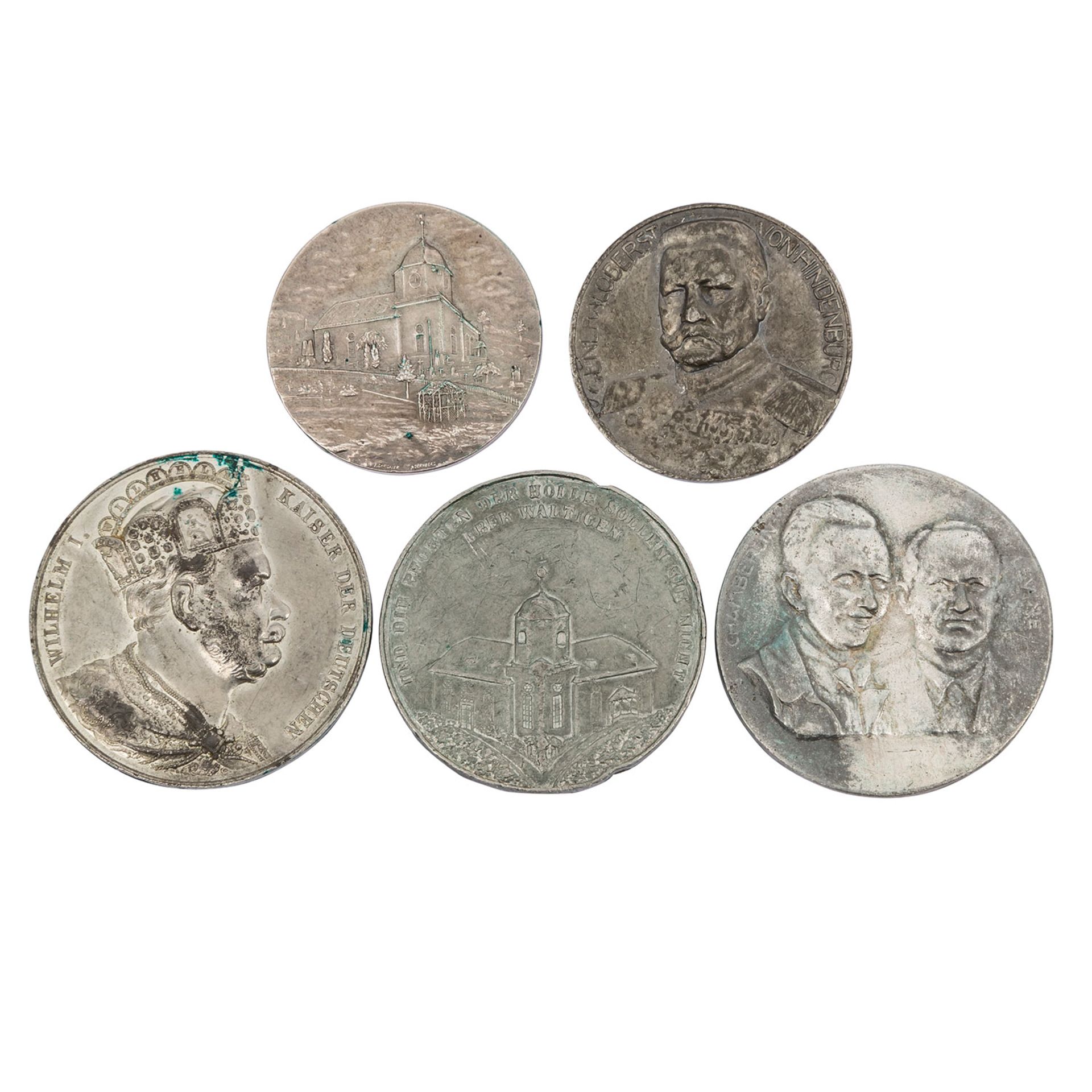 Medaillen - a) Zinnmedaille 1870 von Drentwett/Peter auf Wilhelm I. Kaiser der Deutschen.ca. 23,7 g,