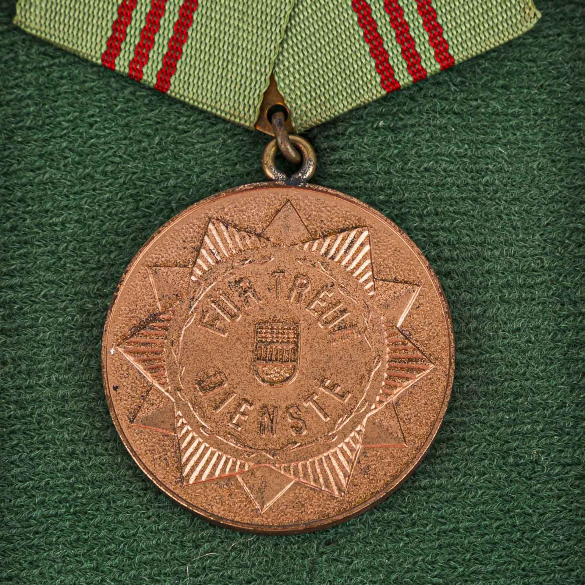 Ostalgie - Konvolut Orden und Auszeichnungen,darunter u.a. Vaterländischer Orden Bronze und - Bild 3 aus 10