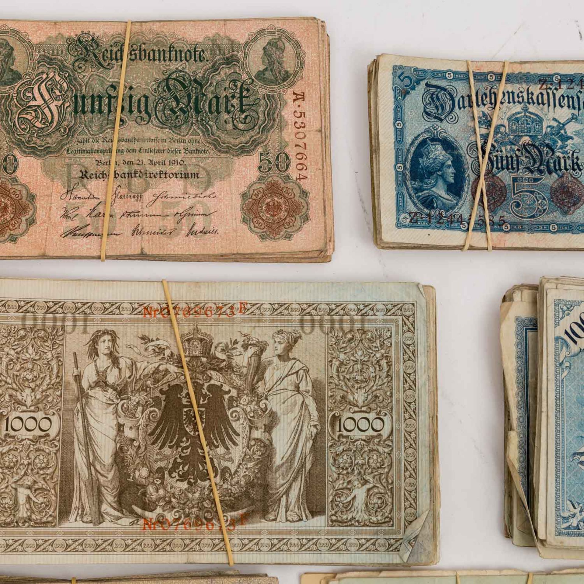 Mehrere Banknotenbündel Reichsbanknoten,Darlehenskassenscheine, darunter 500 Milliarden Mark 1923, 2 - Bild 2 aus 4