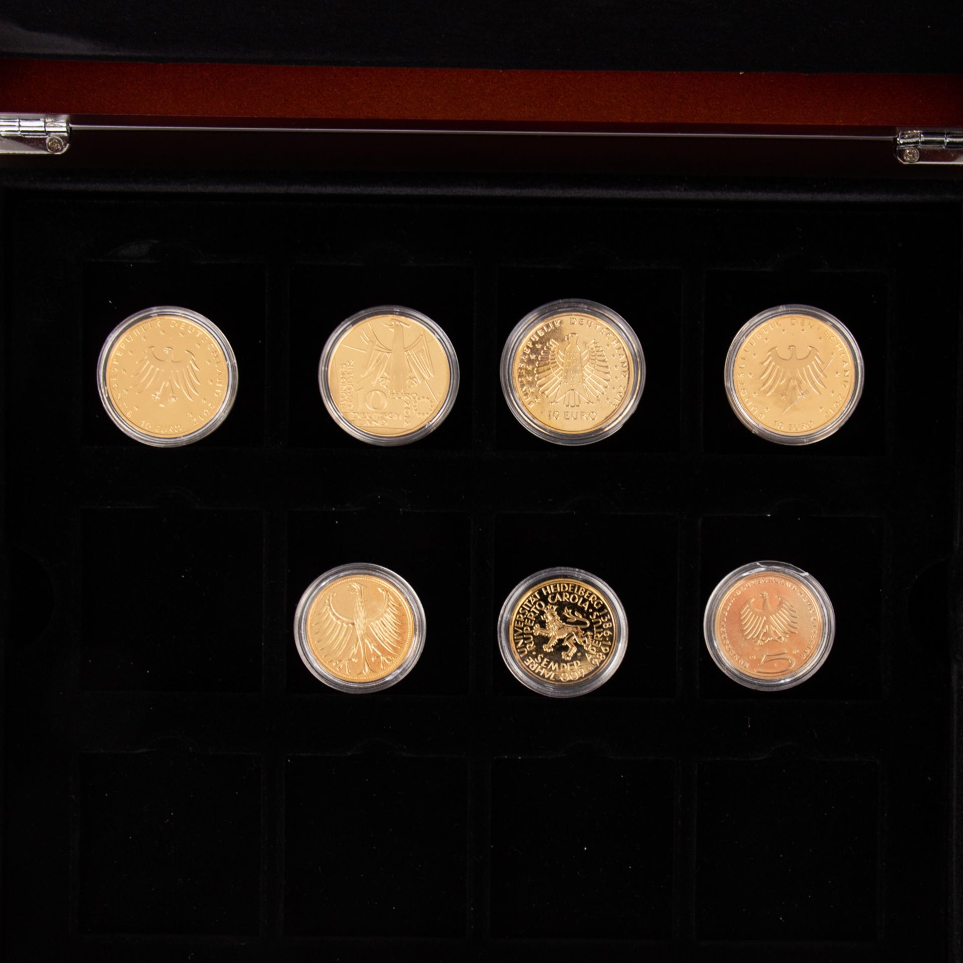 2 Münzkassetten mit GOLD und SILBER -dabei 3 x Goldmedaillen zu insg. 1,29g GOLD fein. Dazu einige - Bild 2 aus 6