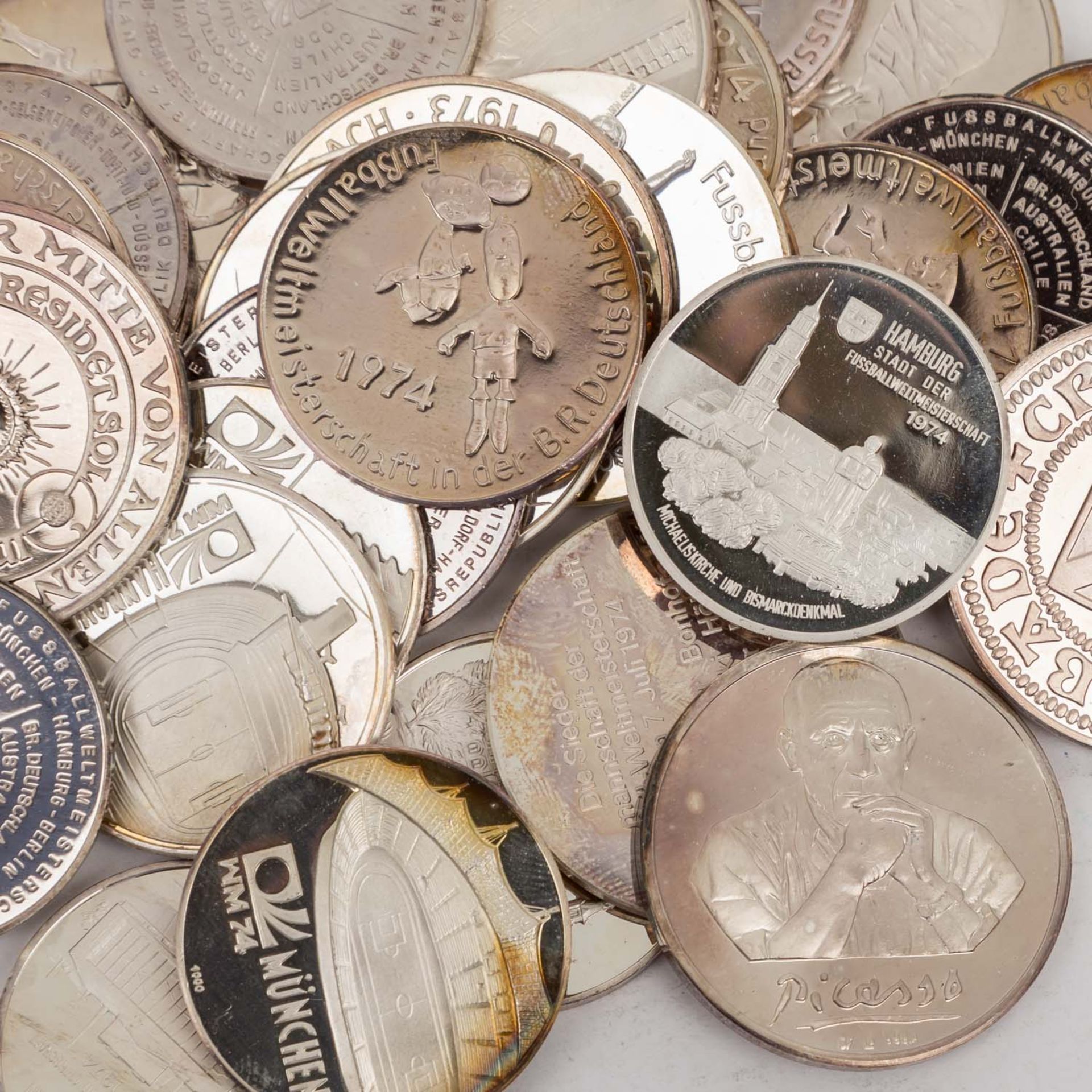 Silber Investment, ca. 400 Grammin Form von meist feinen Silber Medaillen und einer Münze.Silver - Bild 2 aus 3