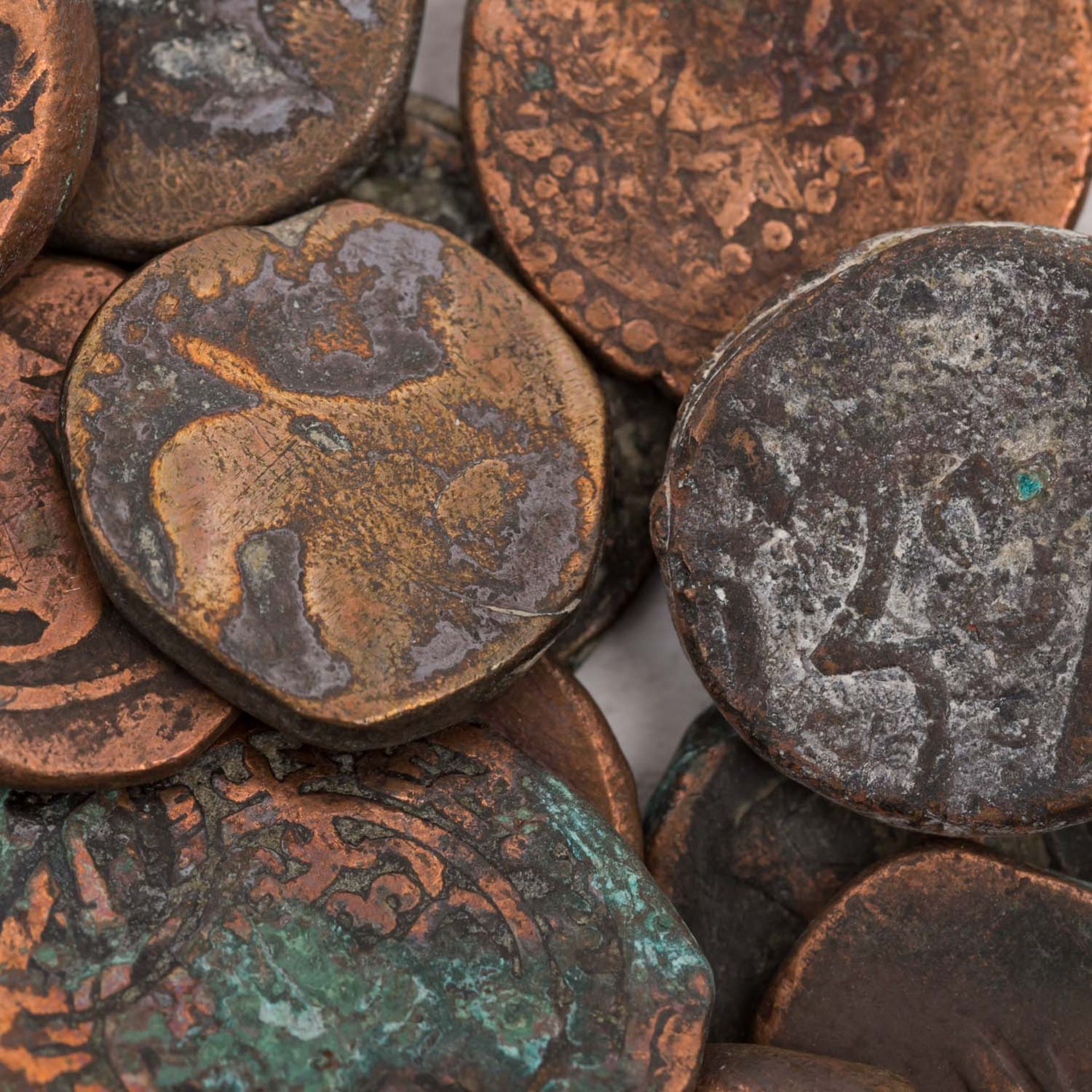Gemischtes Konvolut Münzen aus aller Welt - - Bild 8 aus 8