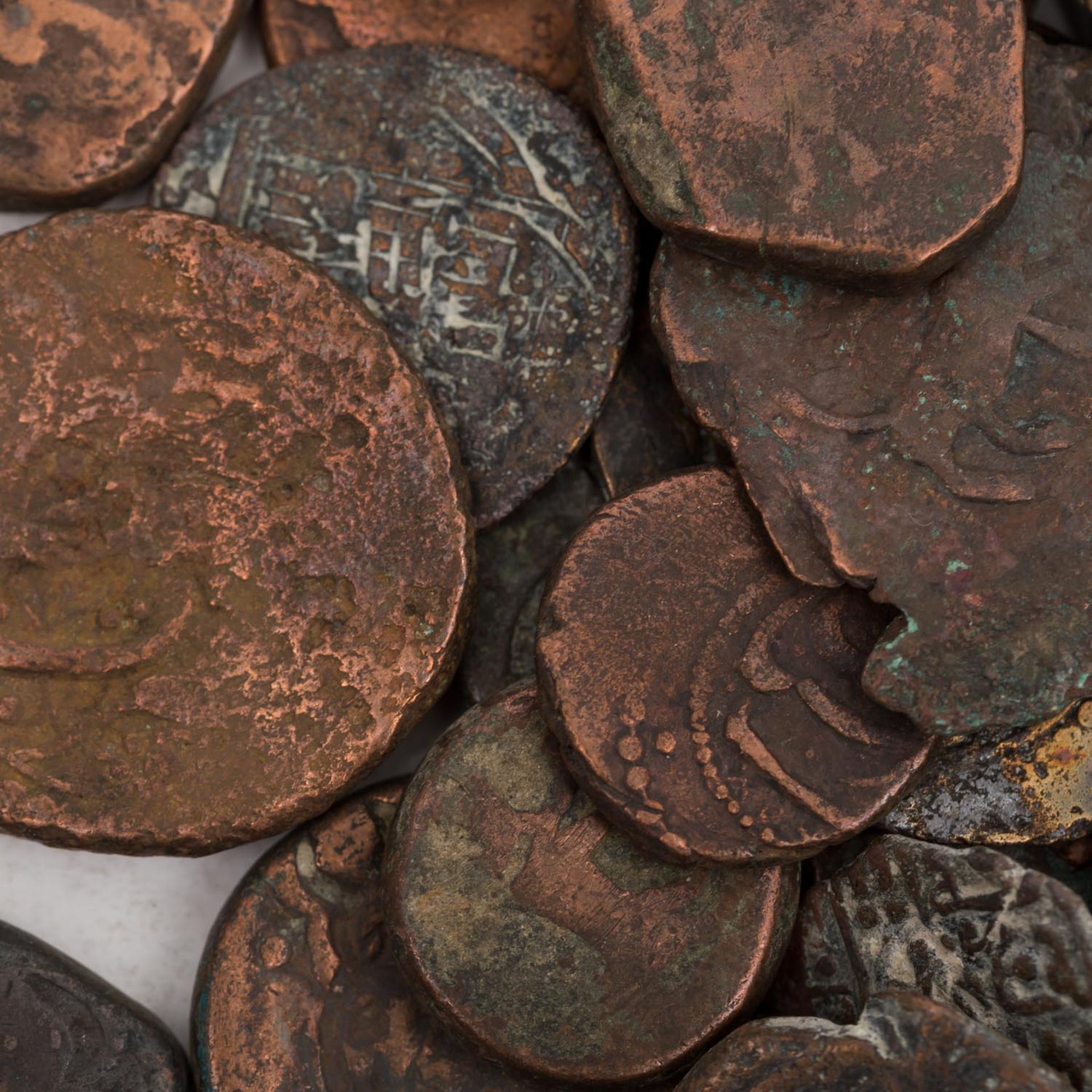 Gemischtes Konvolut Münzen aus aller Welt - - Bild 7 aus 8