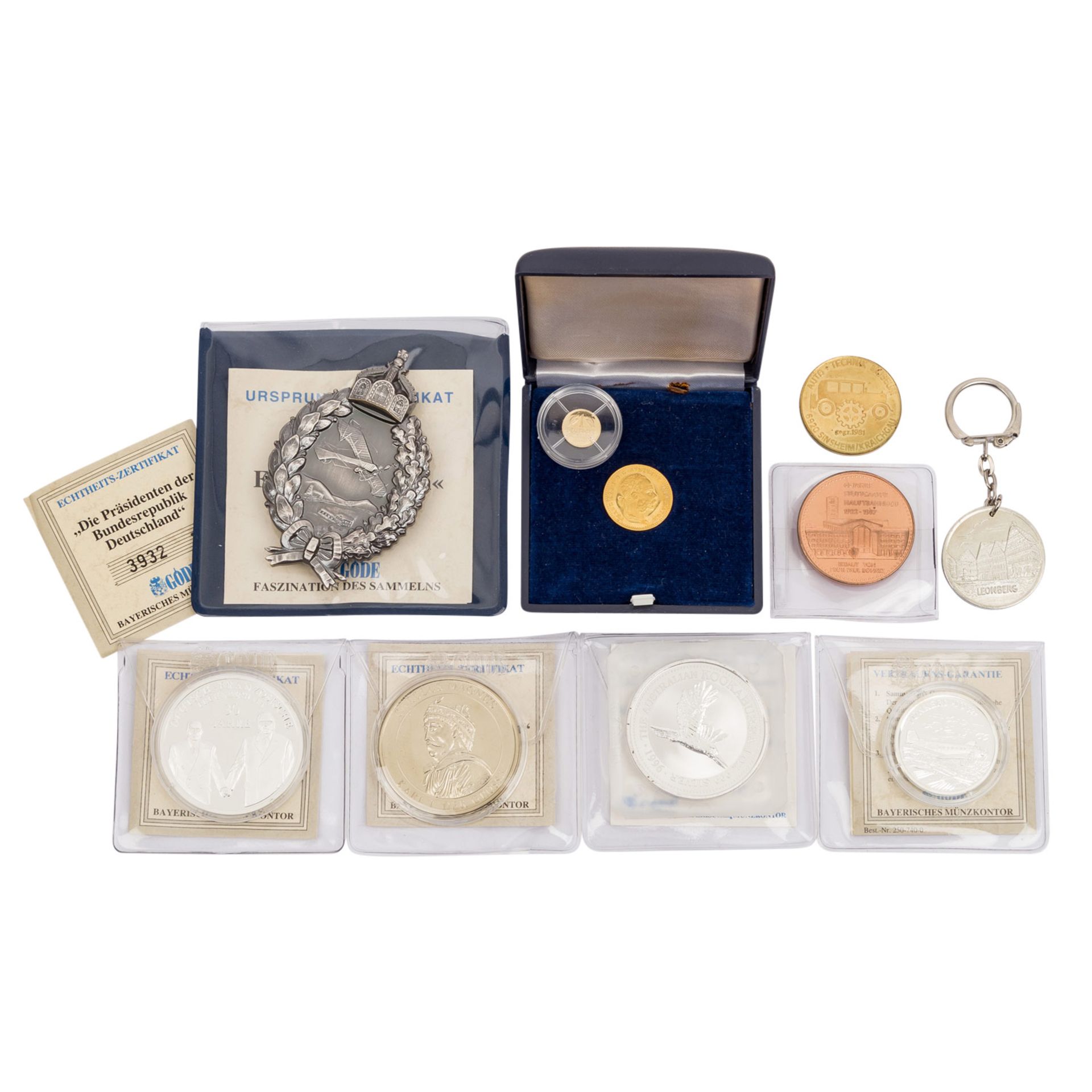 Gemischtes Lot mit etwas GOLD und SILBER,an Gold 1 Dukat 1915 NP 3,44 g fein sowie Medaille 0,29 g