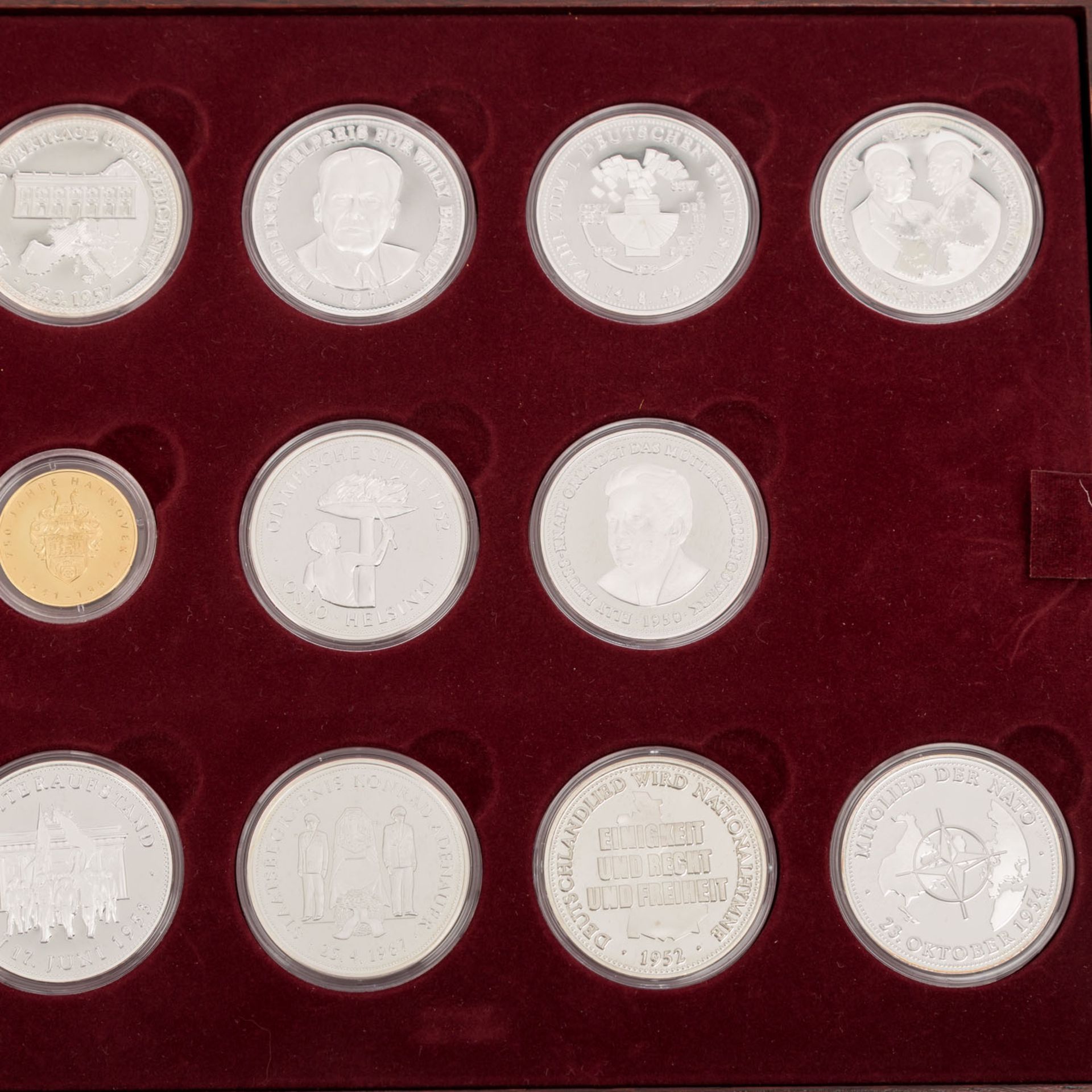 SILBER ca. 1 kg - 50 Medaillen Thematik40 Jahre Bundesrepublik Deutschland. SILVER approx. 1 - Bild 3 aus 7