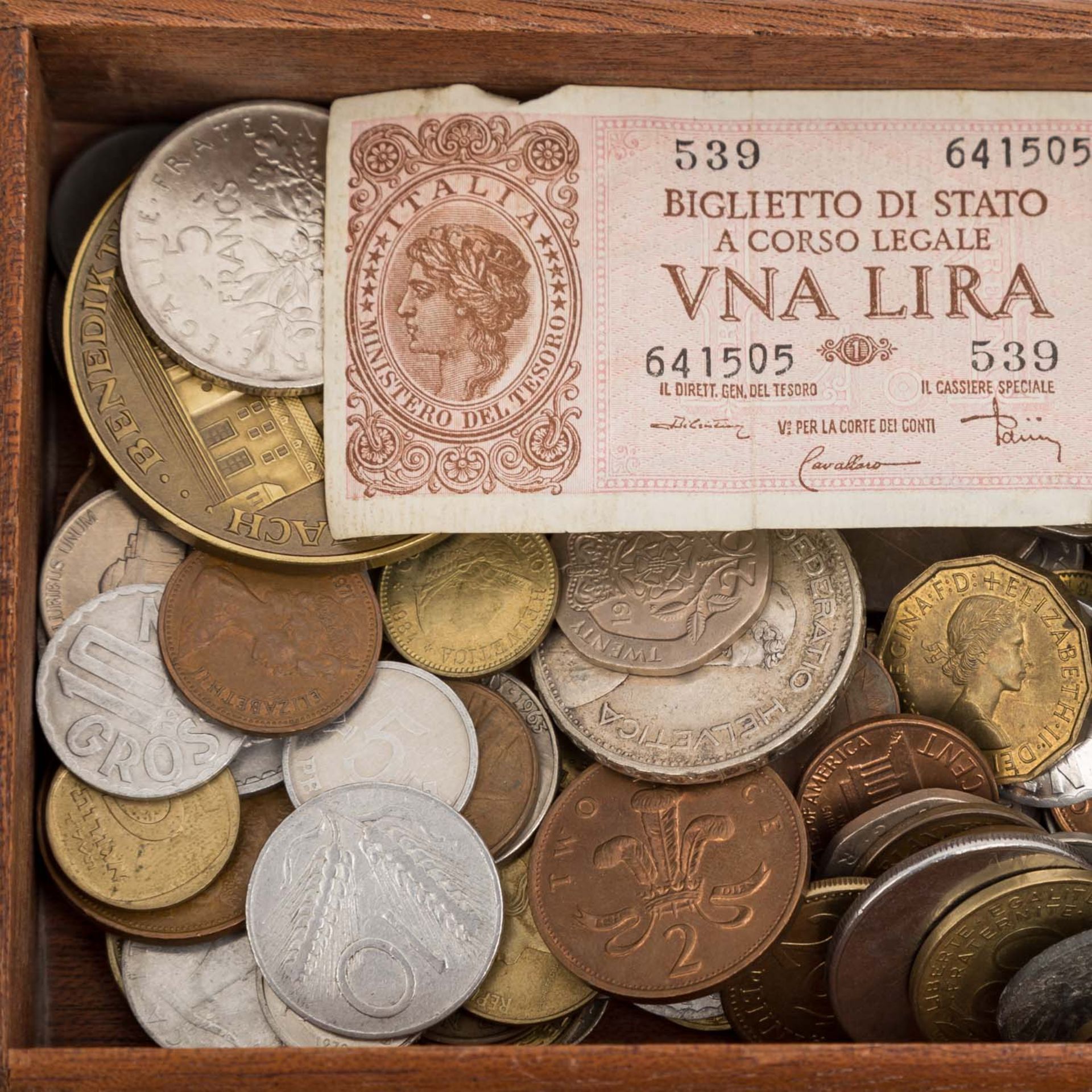 Europa, Israel, Münzen - Reste einer Einlieferung in 6 Albenund 1 Umschlag. Dabei Israel, DR, WWF. - Bild 2 aus 8