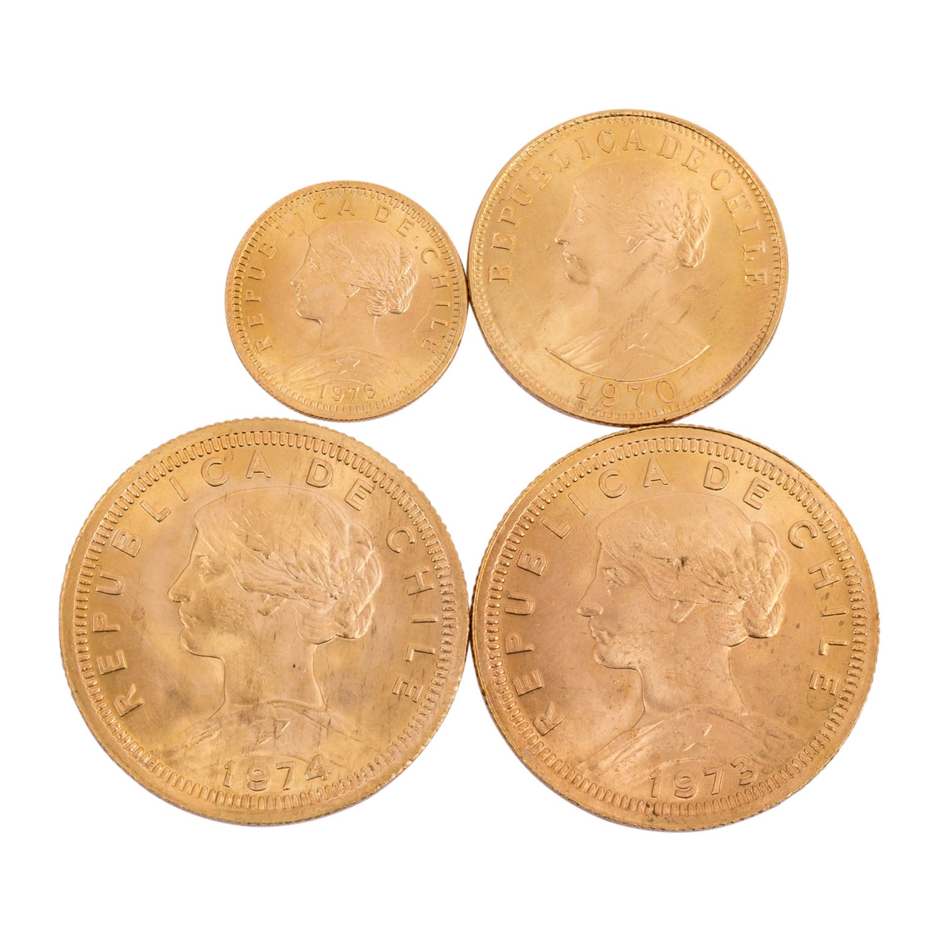 Chile/GOLD - Lot mit 2 x 100 Pesos 1973/74,50 Pesos 1970 sowie 20 Pesos 1976. Ca. 49 g fein,
