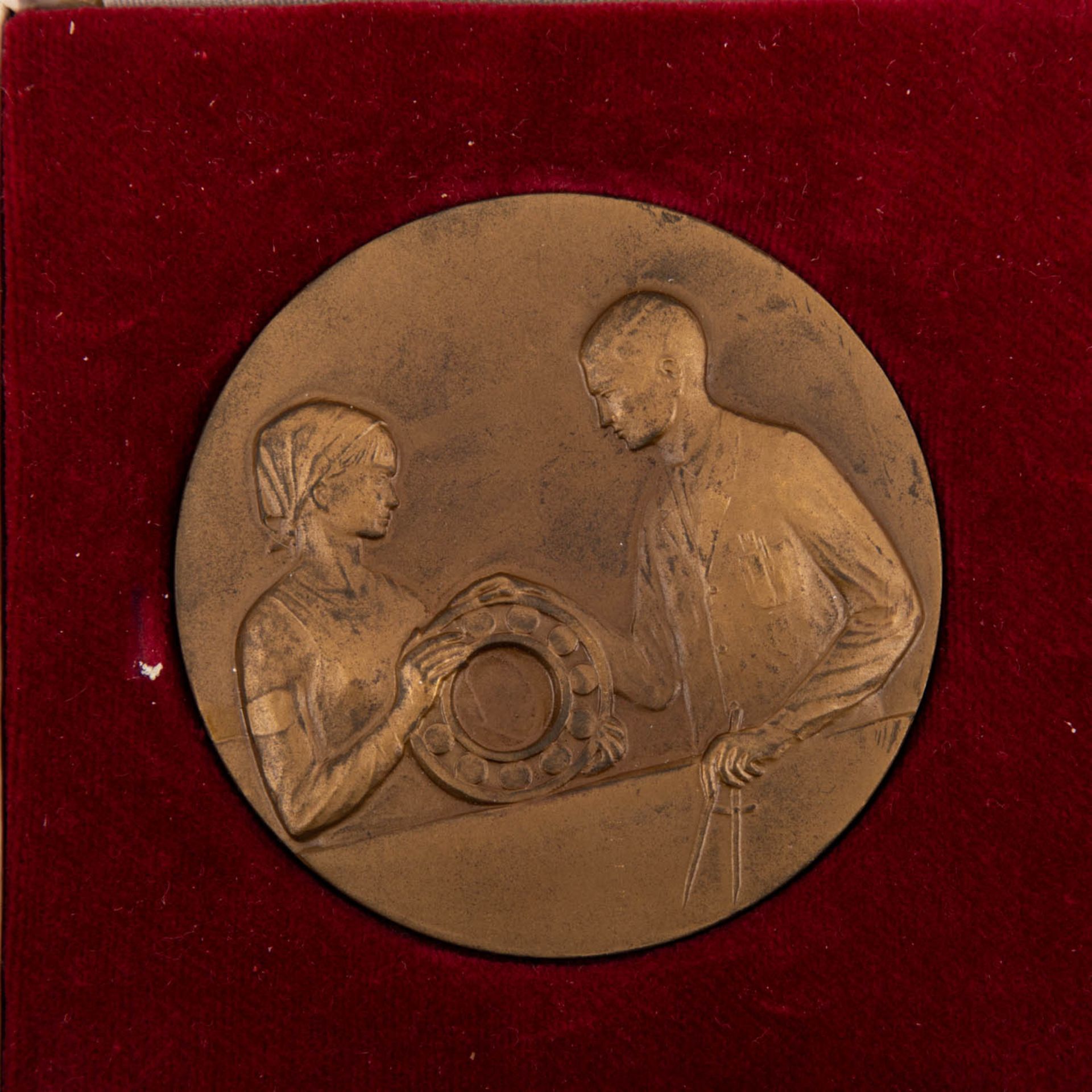 Konvolut Münzen und Medaillen mit u.a. 6 Maria Theresia Taler NP, davon 4 an Fassung und teils mit - Bild 7 aus 7