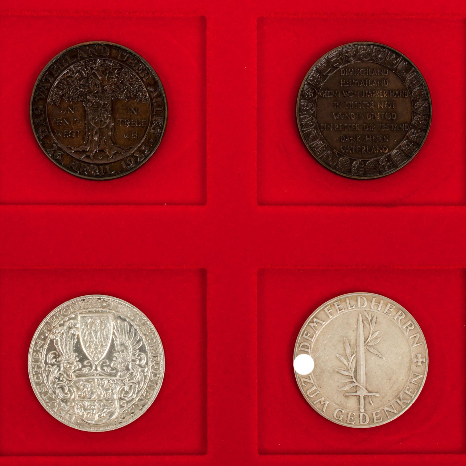 4-teiliges Medaillenkonvolut, Deutschland 1.H. 20.Jh. - u.a. mit 1 x Deutschland 1933-1945 - - Bild 3 aus 3