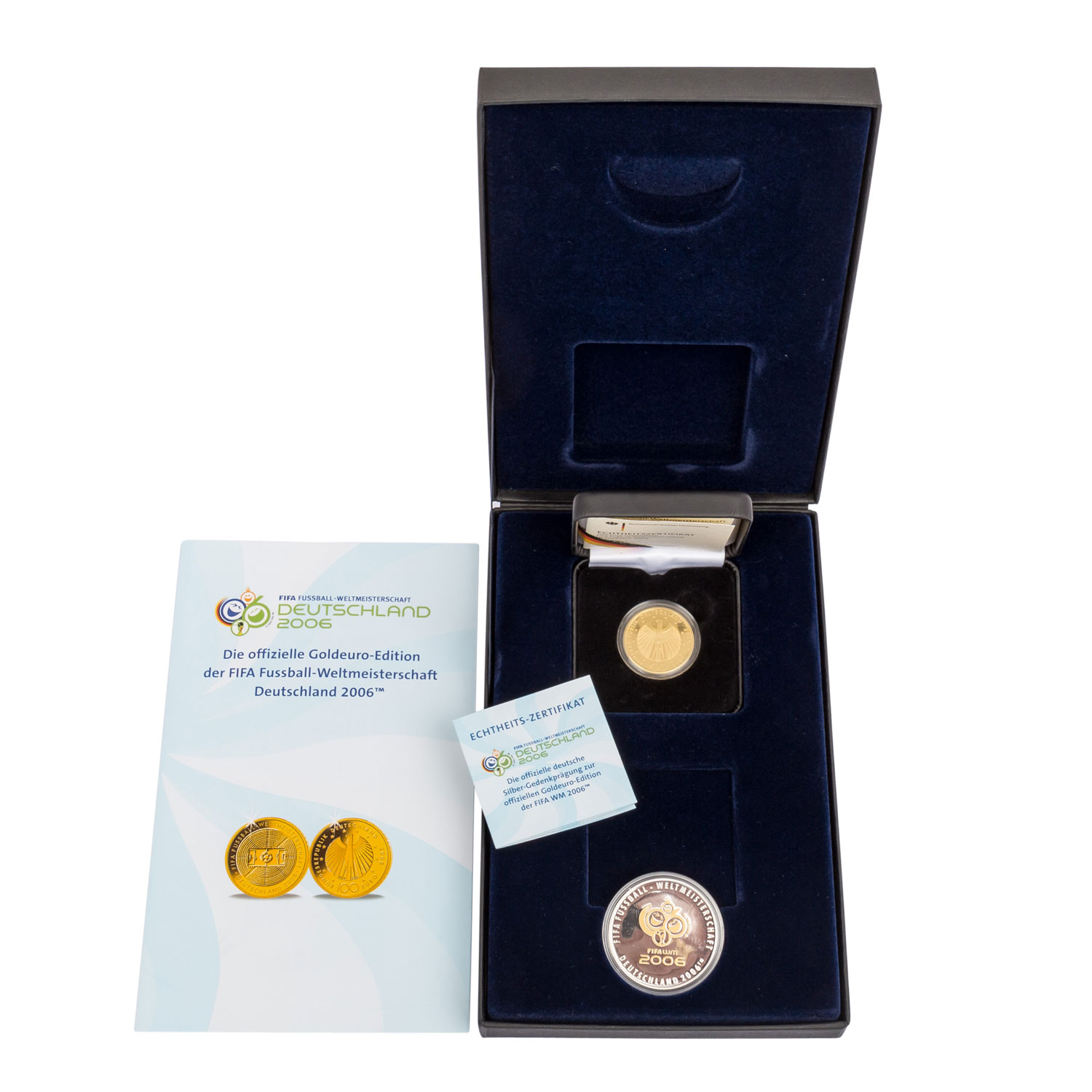 BRD/GOLD - 100 Euro 2005 G Fußball WM, 1/2 Unze fein, im Spezialetui mit Sterlingsilber Medaille