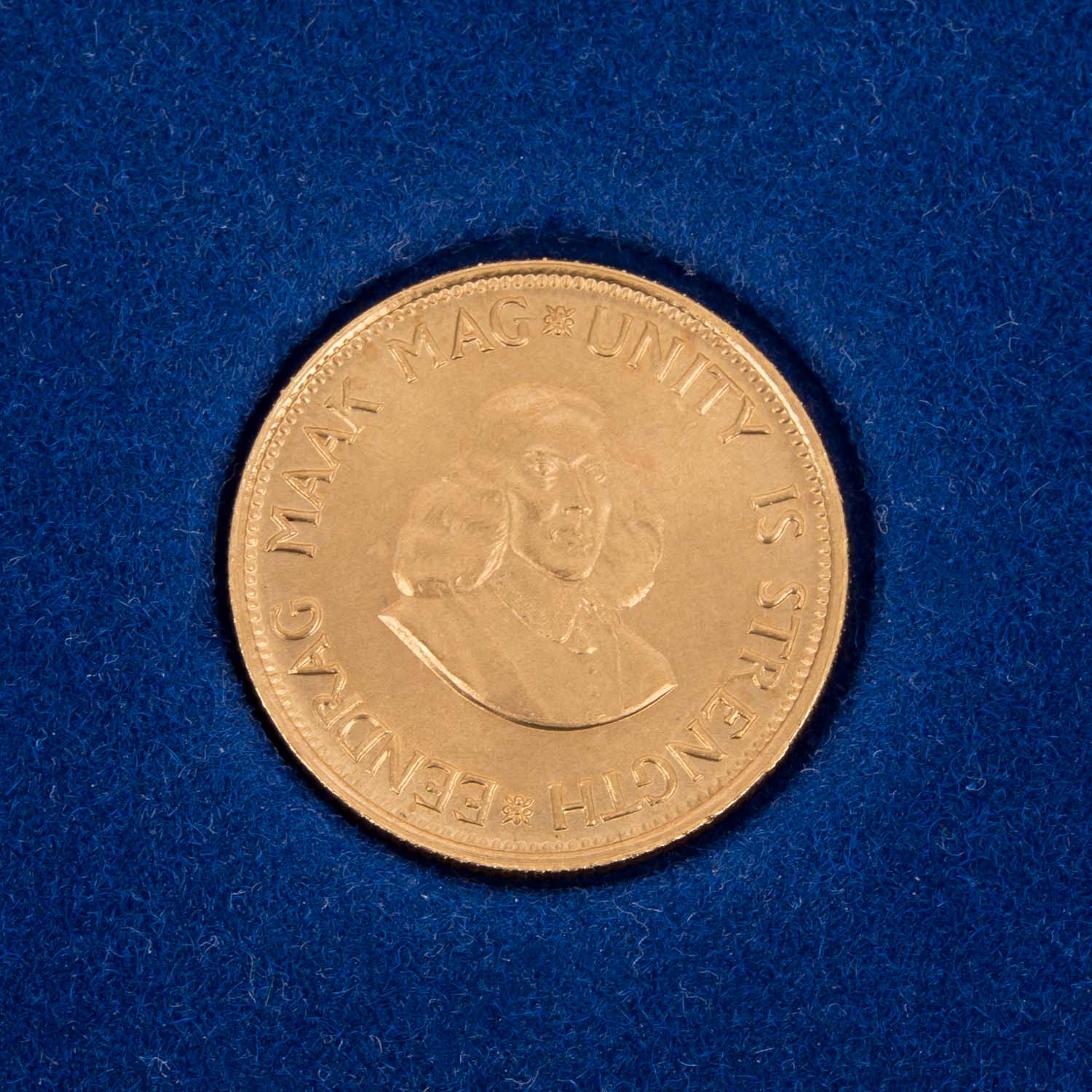 GOLDLOT ca. 24 g fein, bestehend aus Preussen 20 Mark 1911 A Wilhelm II., Südafrika 2 Rand 1974, - Bild 4 aus 5