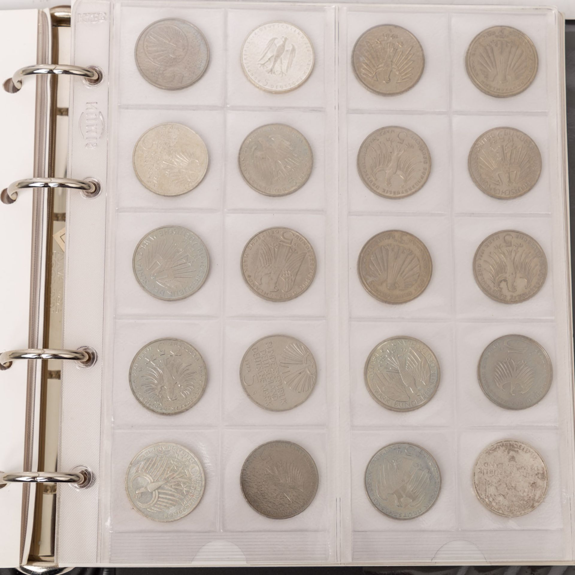 Größerer Sammlerposten mit vielen Münzen, Medaillen - Bild 5 aus 12