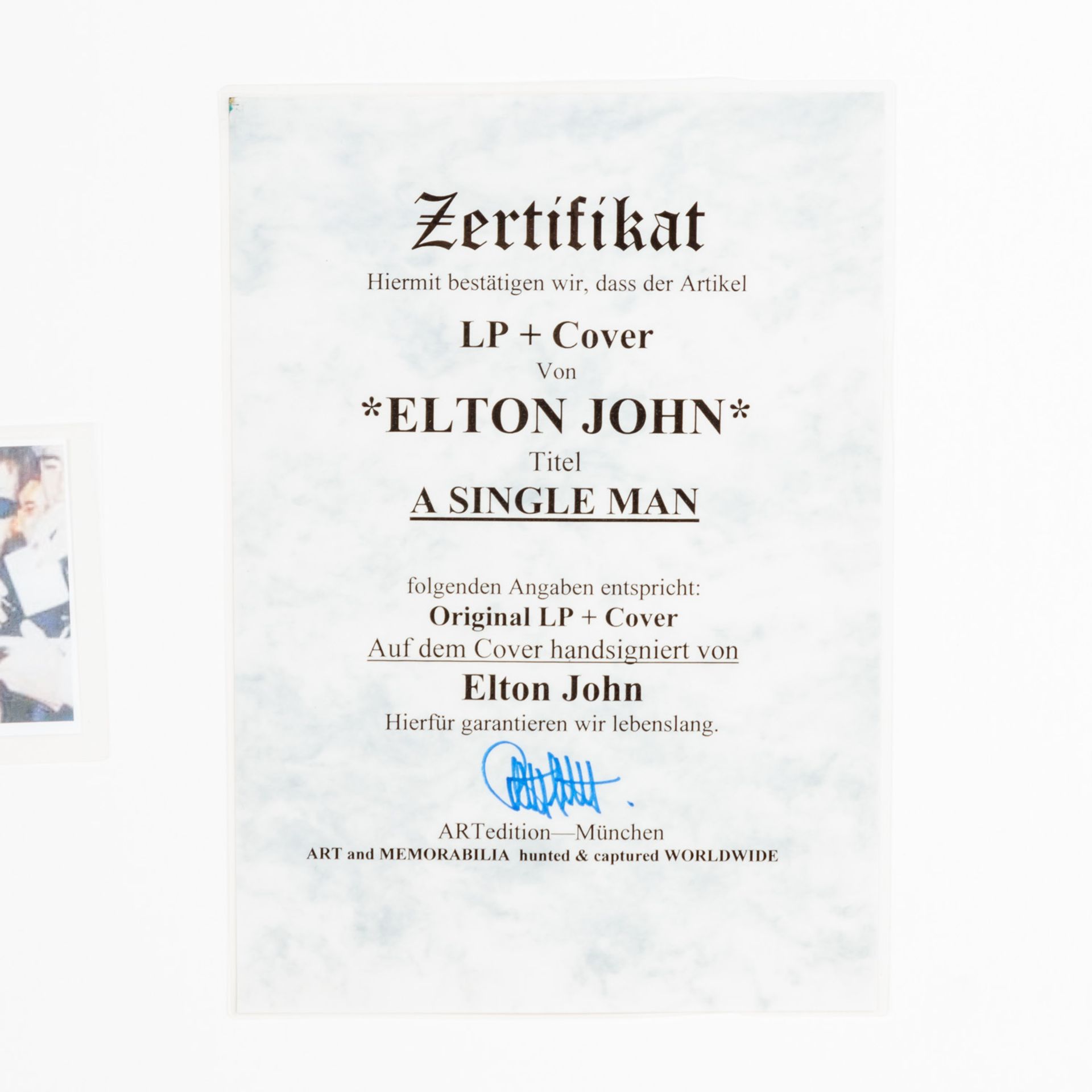 Autographen - Musiklegenden: ELTON JOHN,handsigniertes Plattencover A SINGLE MAN mit L - Bild 4 aus 5