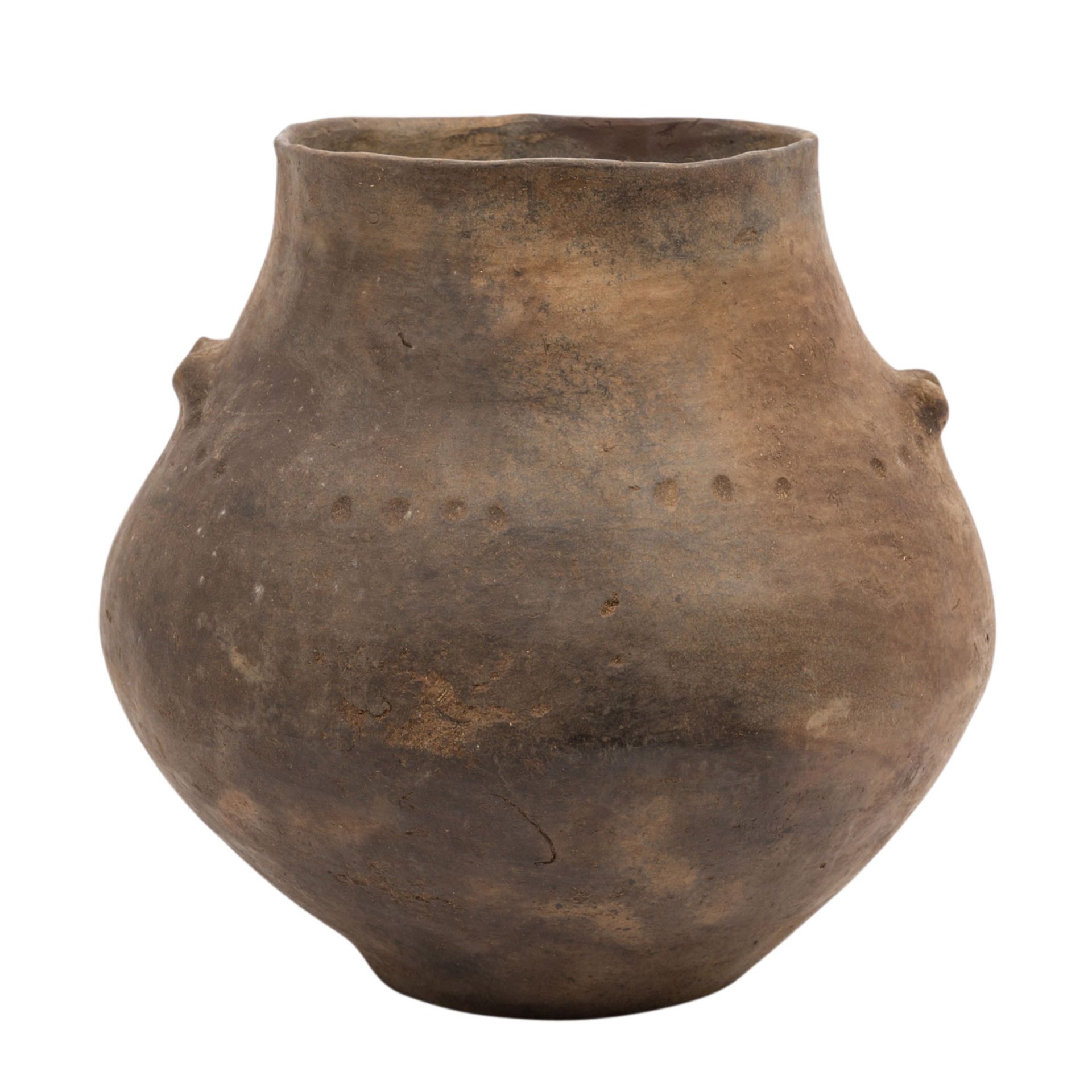 Prähistorische Keramik der Bronze-/Eisenzeit -großes braunes Tongefäß. Ringsum ver