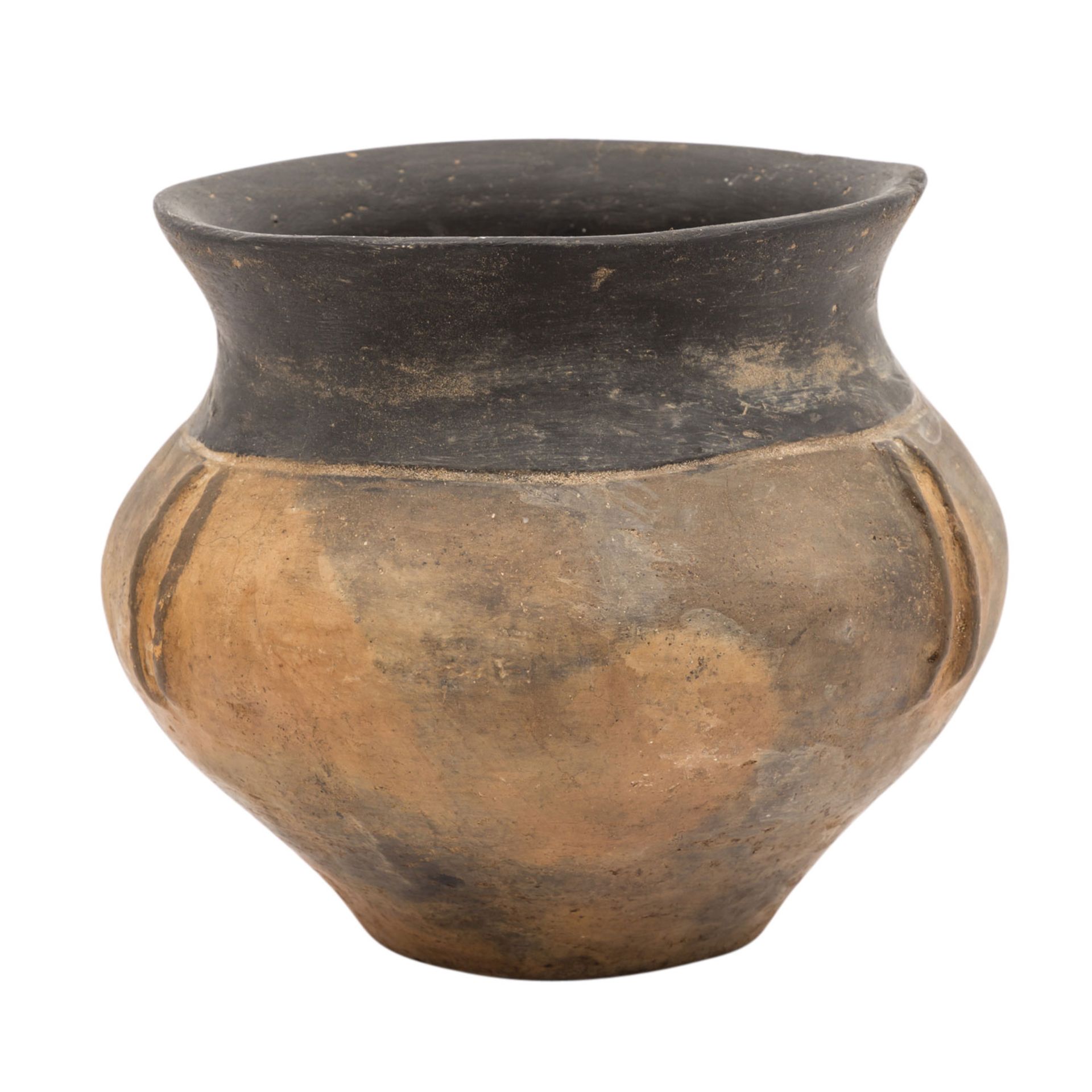 Prähistorische Keramik der Bronze-/Eisenzeit -braunes Tongefäß mit schwarz graphiti