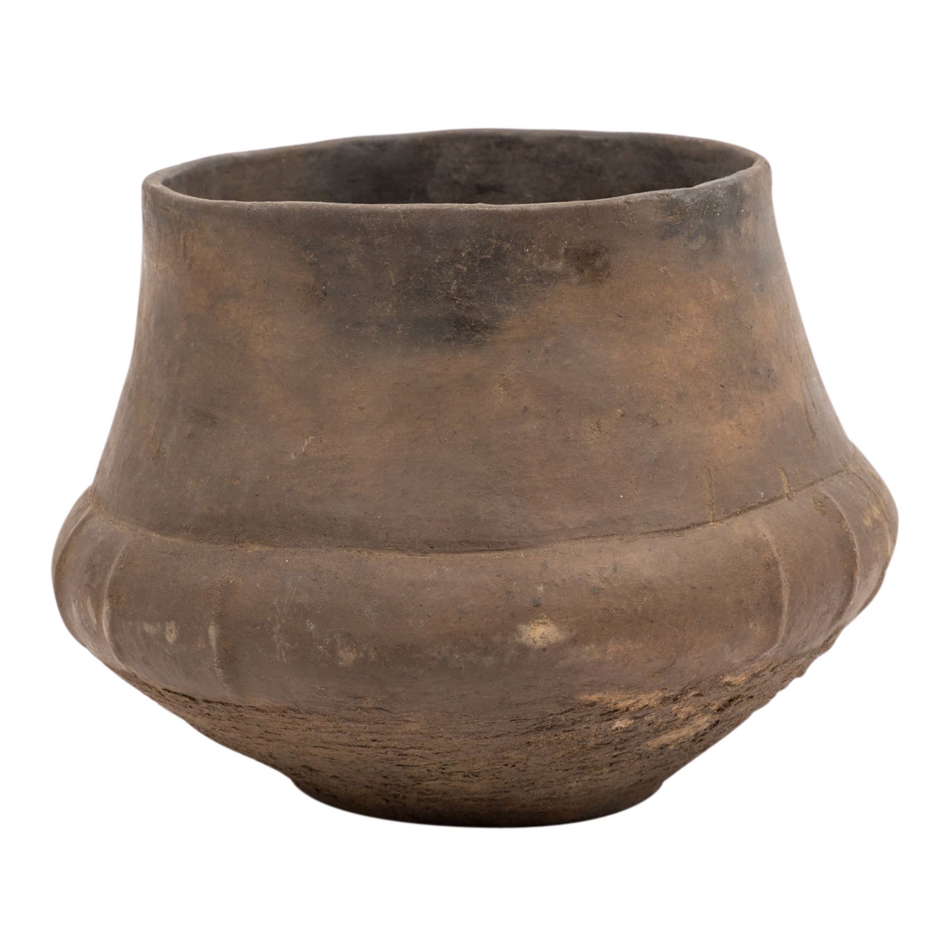 Prähistorische Keramik der Bronze-/Eisenzeit -großes Tongefäß ringsum verziert mit - Bild 2 aus 3