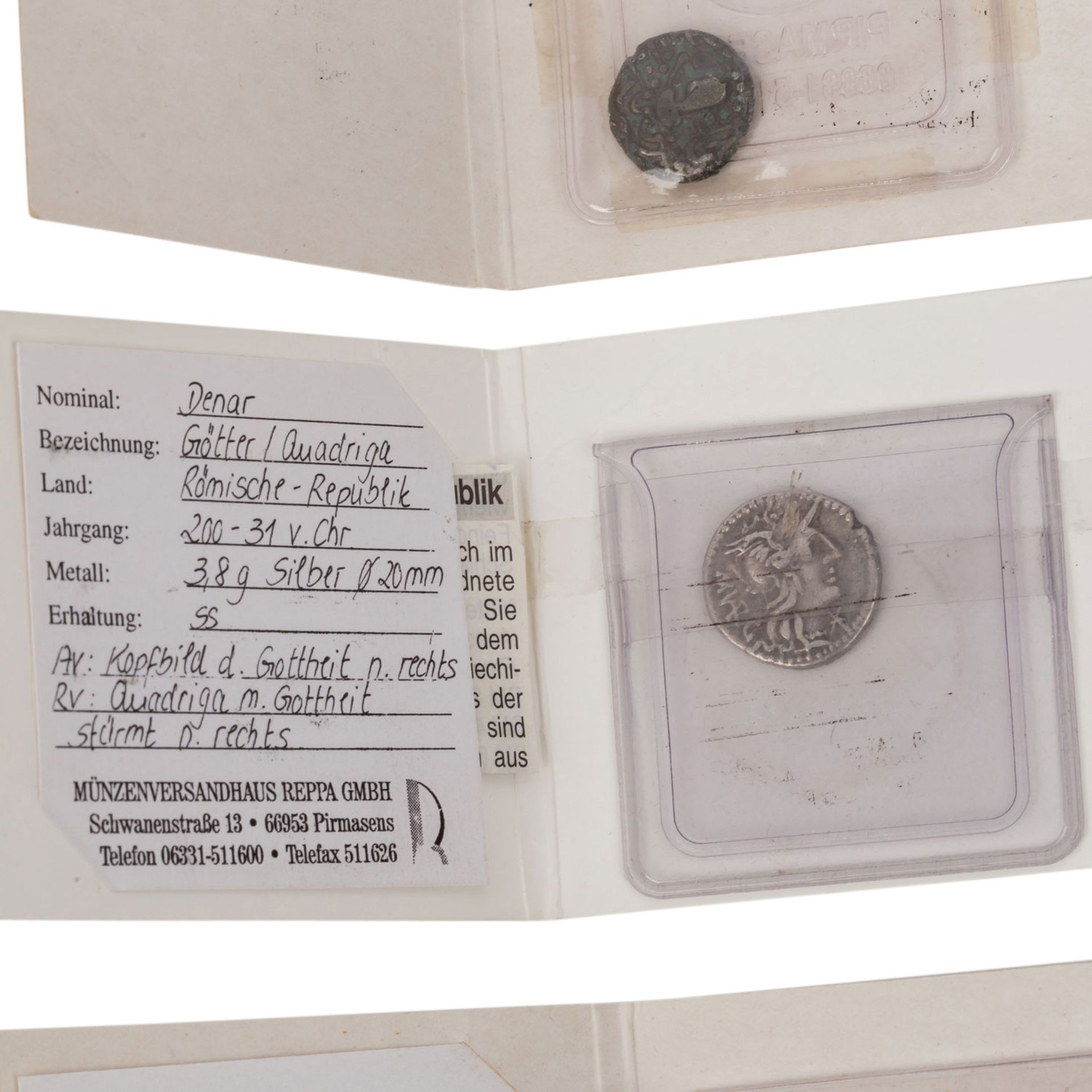 7 antike Bronze- und Silbermünzen -dabei u.a. 1 x Römische Republik - Denar 125 v .C - Image 2 of 4