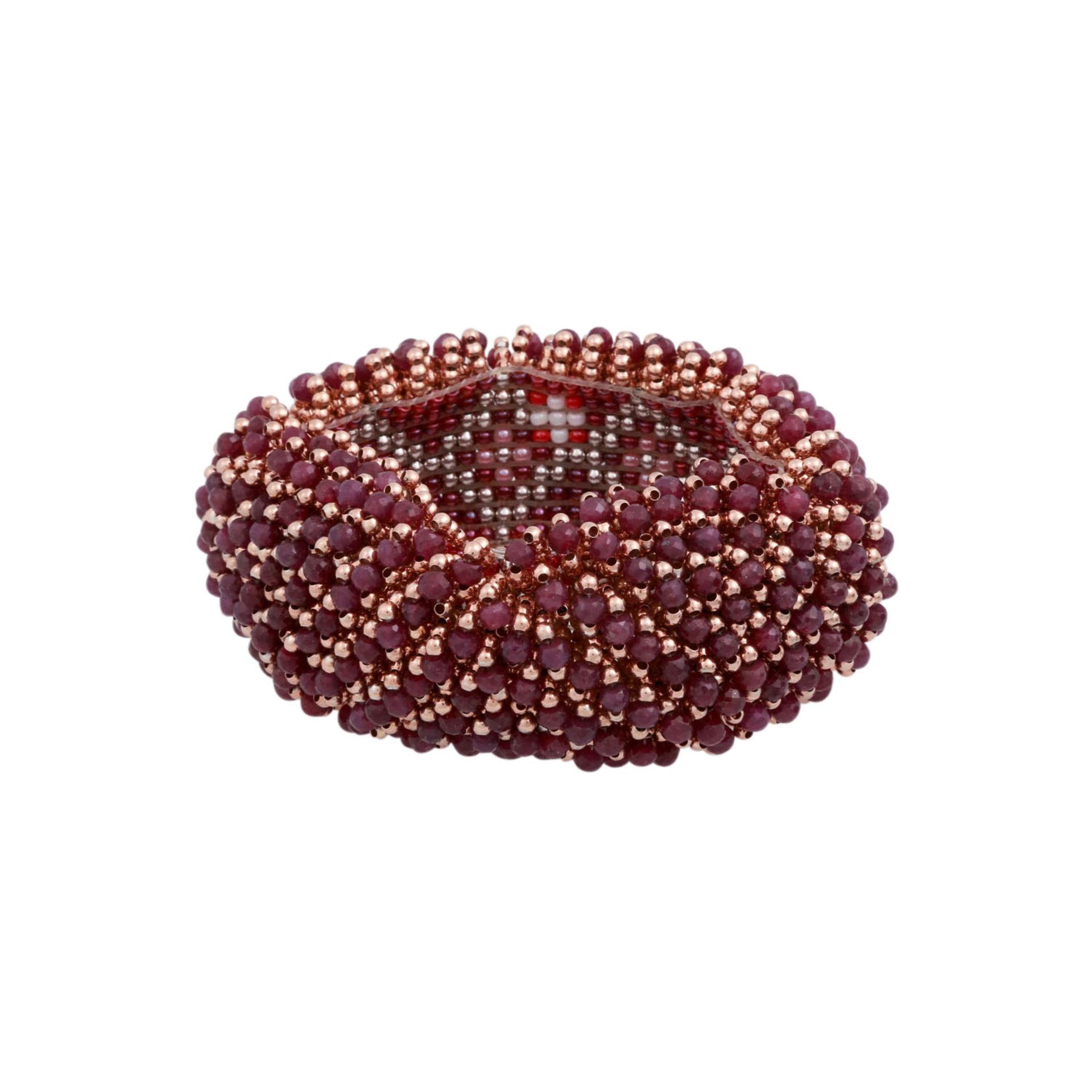 Konvolut aus 2 Armbändern,Perlenwebarbeit mit Rubinen, Quarzen, Zucht- und Glasperlen auf - Bild 2 aus 3