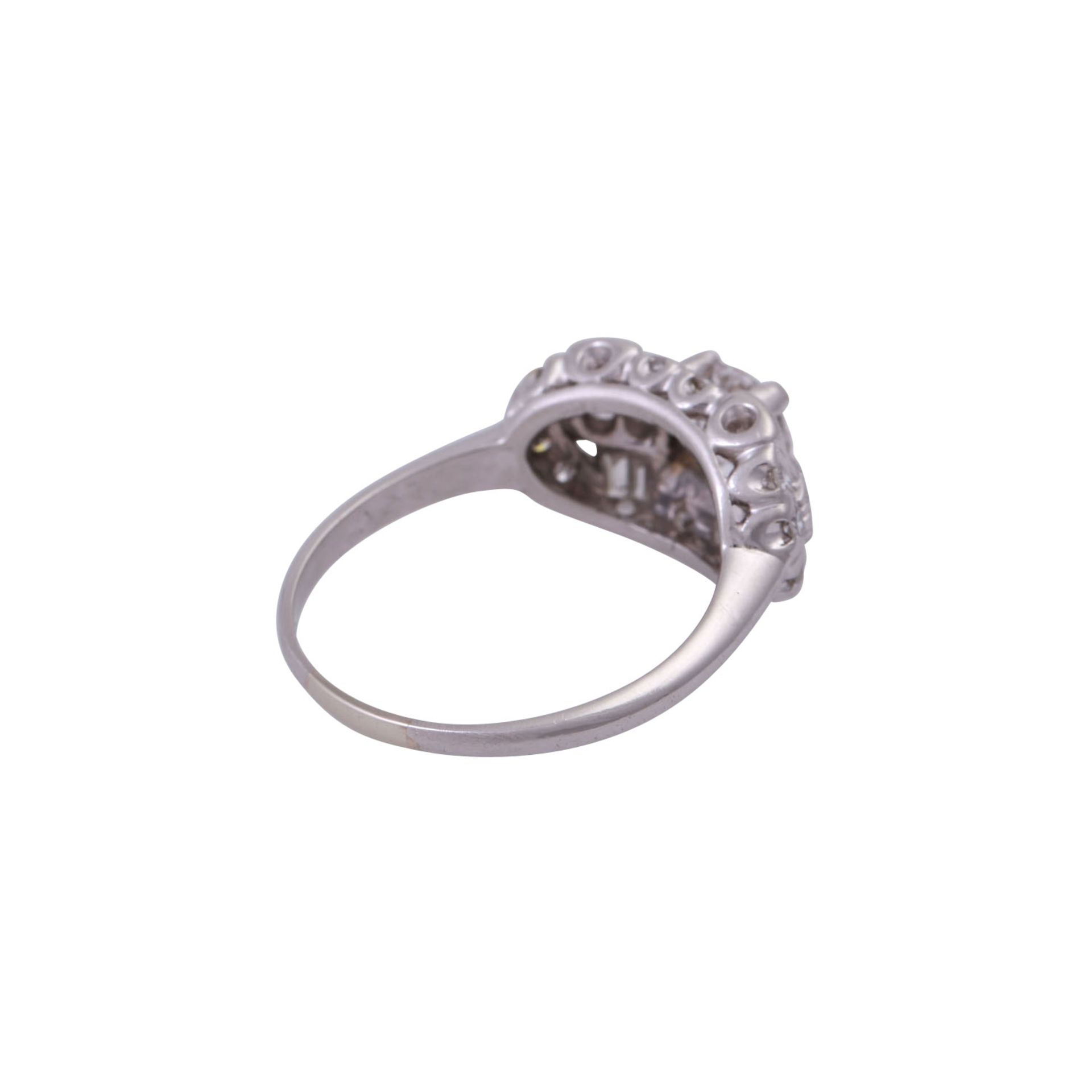 Ring mit Diamanten zus. ca. 1,2 ctdavon zentral 1 Altschliffdiam. ca. 0,6 ct, FW-WEIß (G-H)/SI, 16 - Bild 3 aus 5